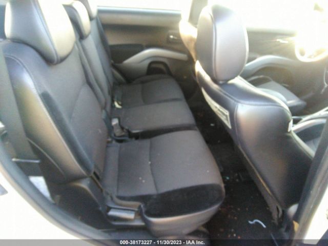 Photo 7 VIN: JA4AS3AW8AZ007322 - MITSUBISHI OUTLANDER 