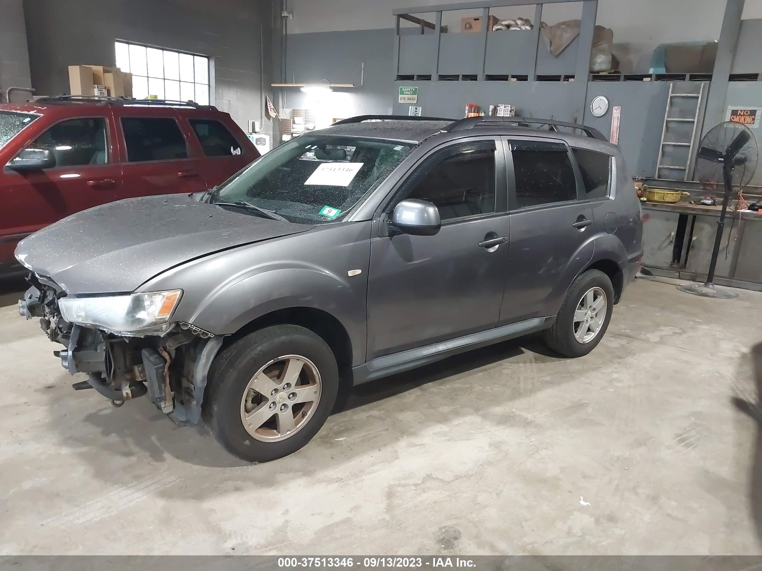 Photo 1 VIN: JA4AT2AW3AZ001919 - MITSUBISHI OUTLANDER 