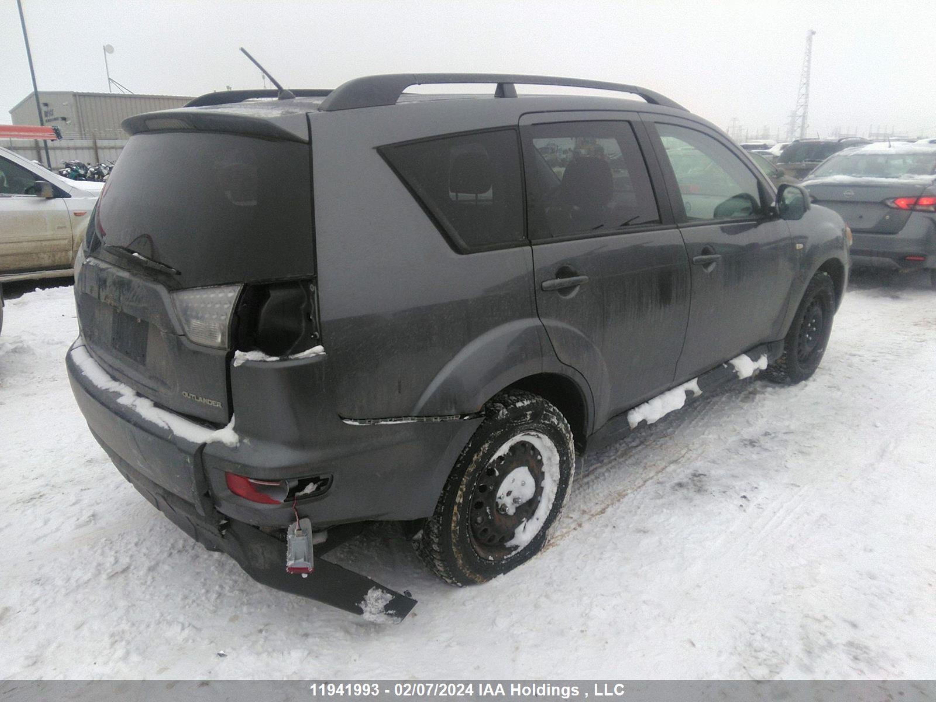 Photo 3 VIN: JA4AT2AW8AZ606275 - MITSUBISHI OUTLANDER 