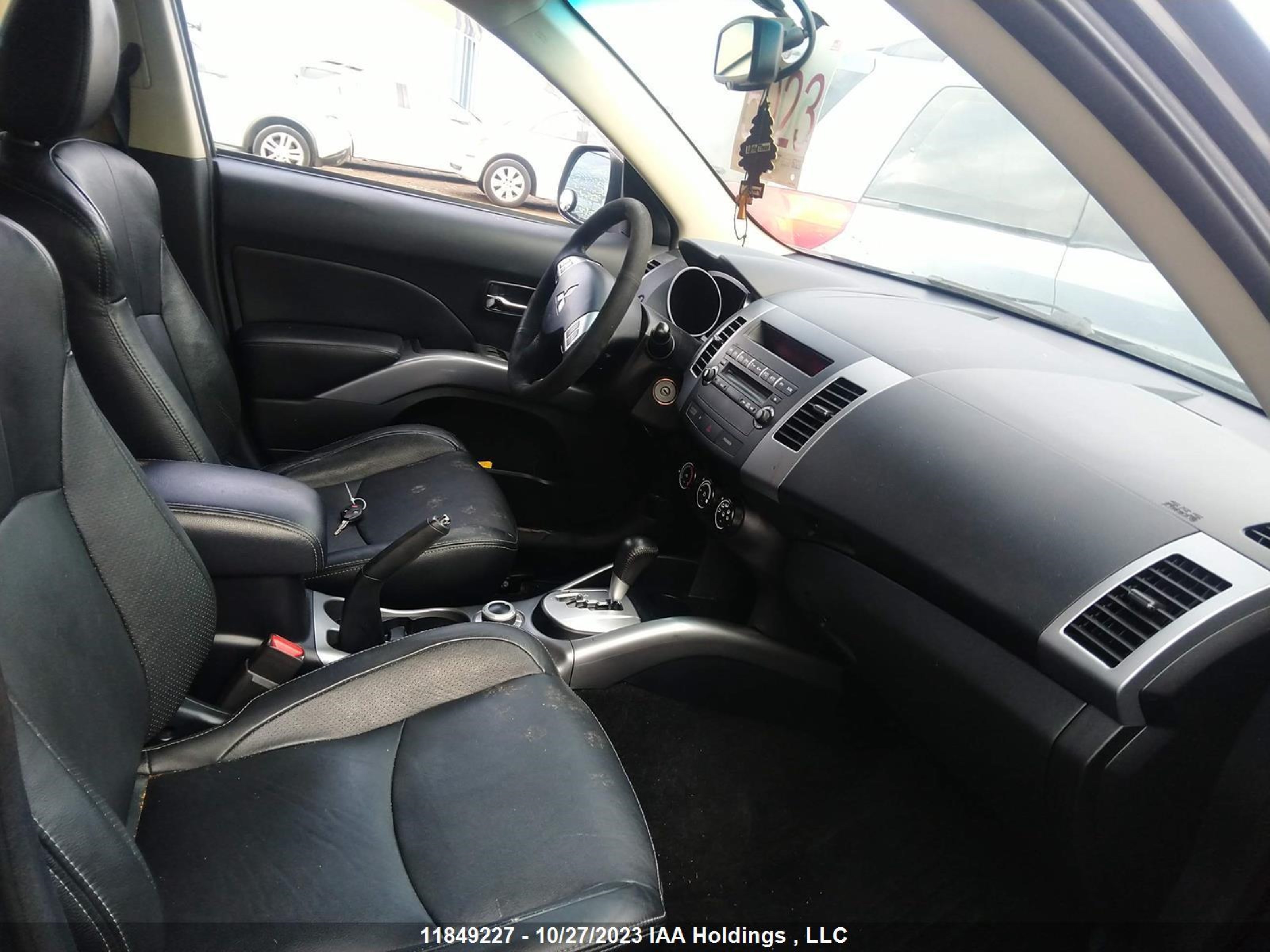 Photo 4 VIN: JA4AT2AW8DU604303 - MITSUBISHI OUTLANDER 