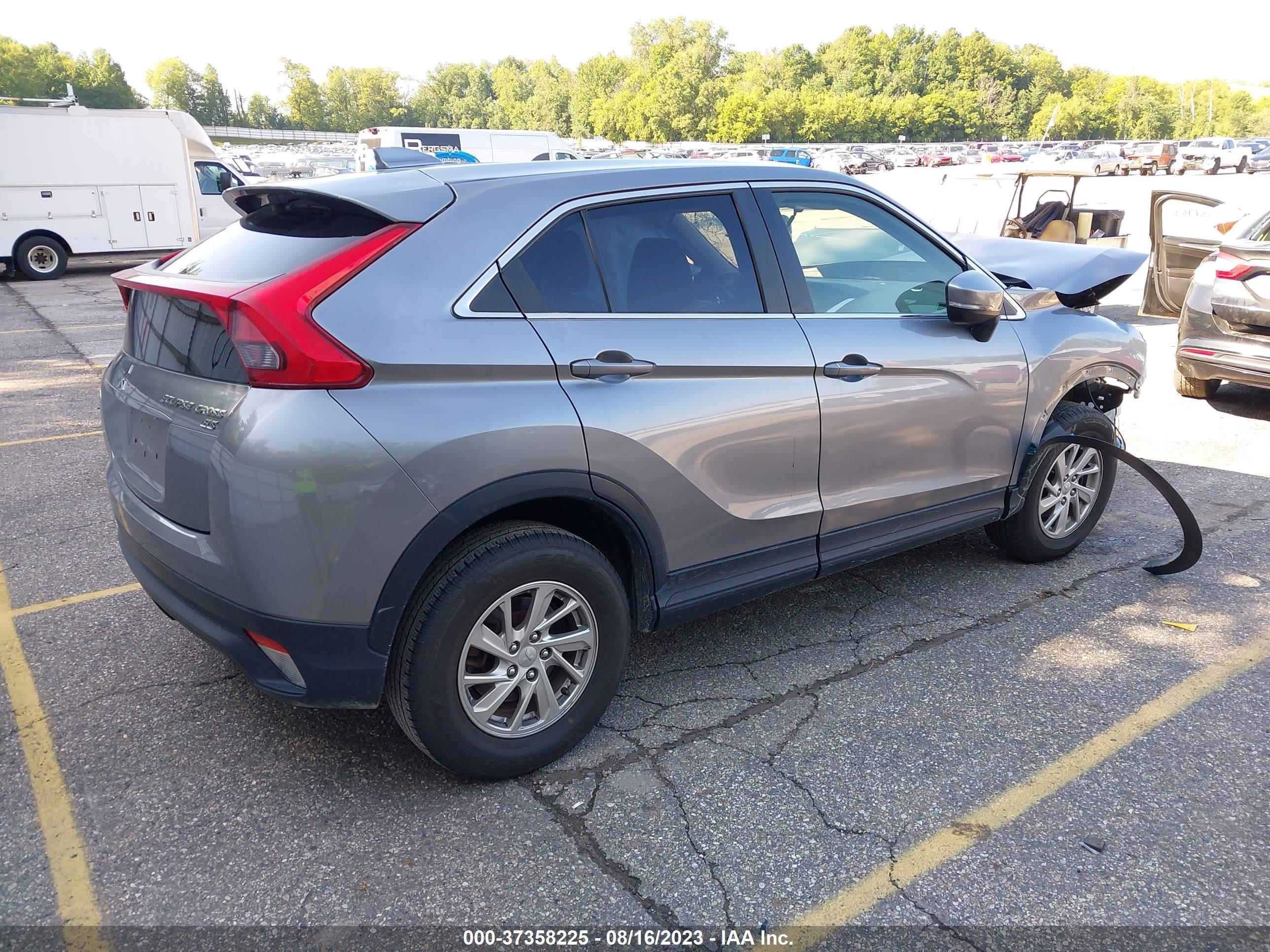 Photo 3 VIN: JA4AT3AA9JZ039794 - MITSUBISHI ECLIPSE CROSS 