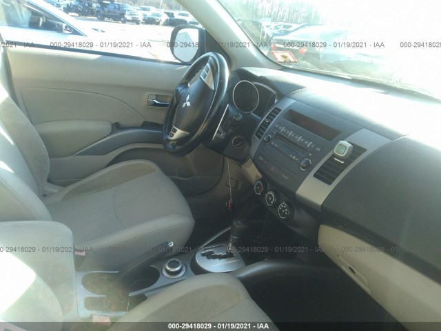 Photo 4 VIN: JA4AT3AW3AZ011100 - MITSUBISHI OUTLANDER 