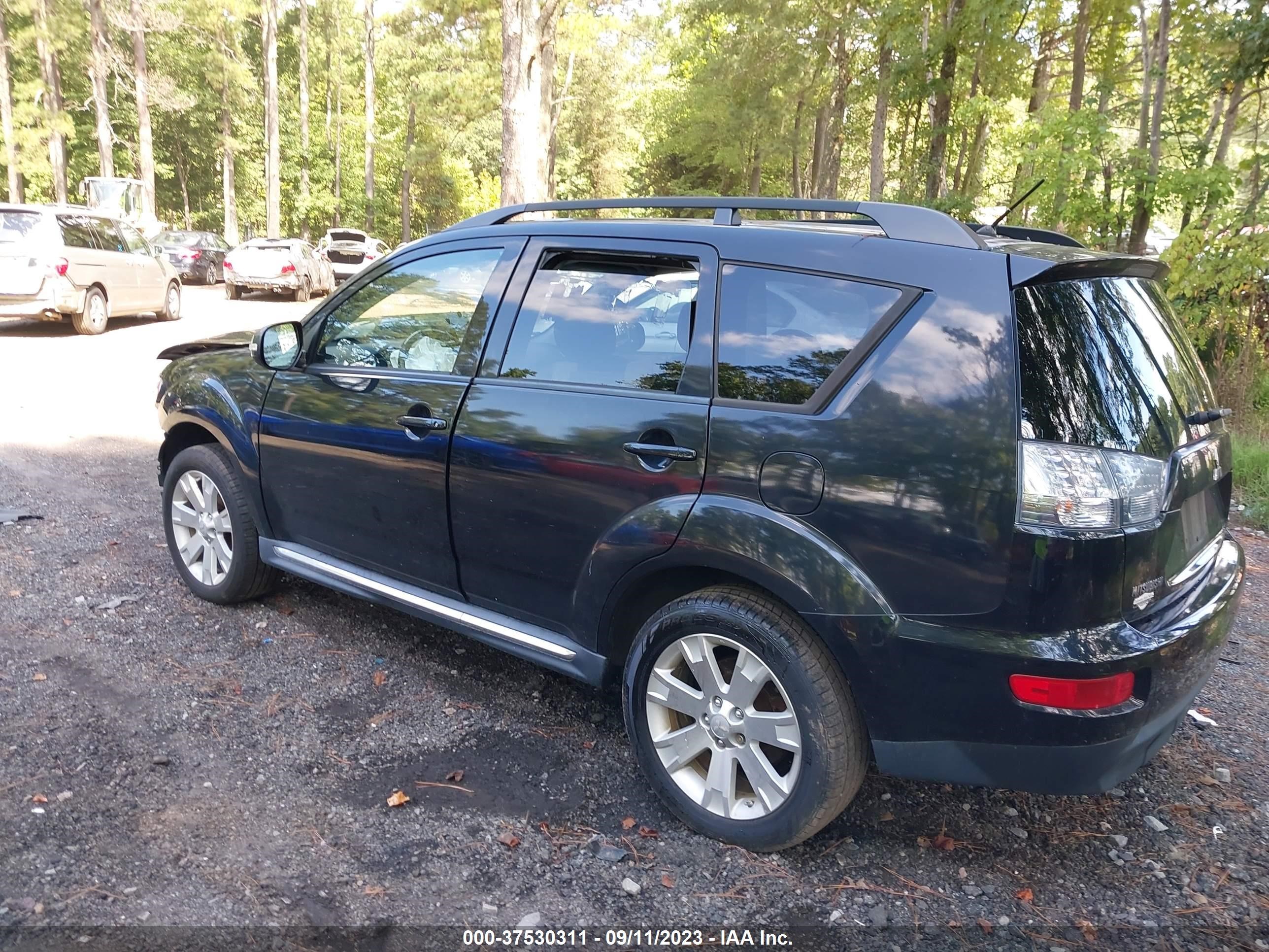 Photo 2 VIN: JA4AT3AW8AZ019015 - MITSUBISHI OUTLANDER 