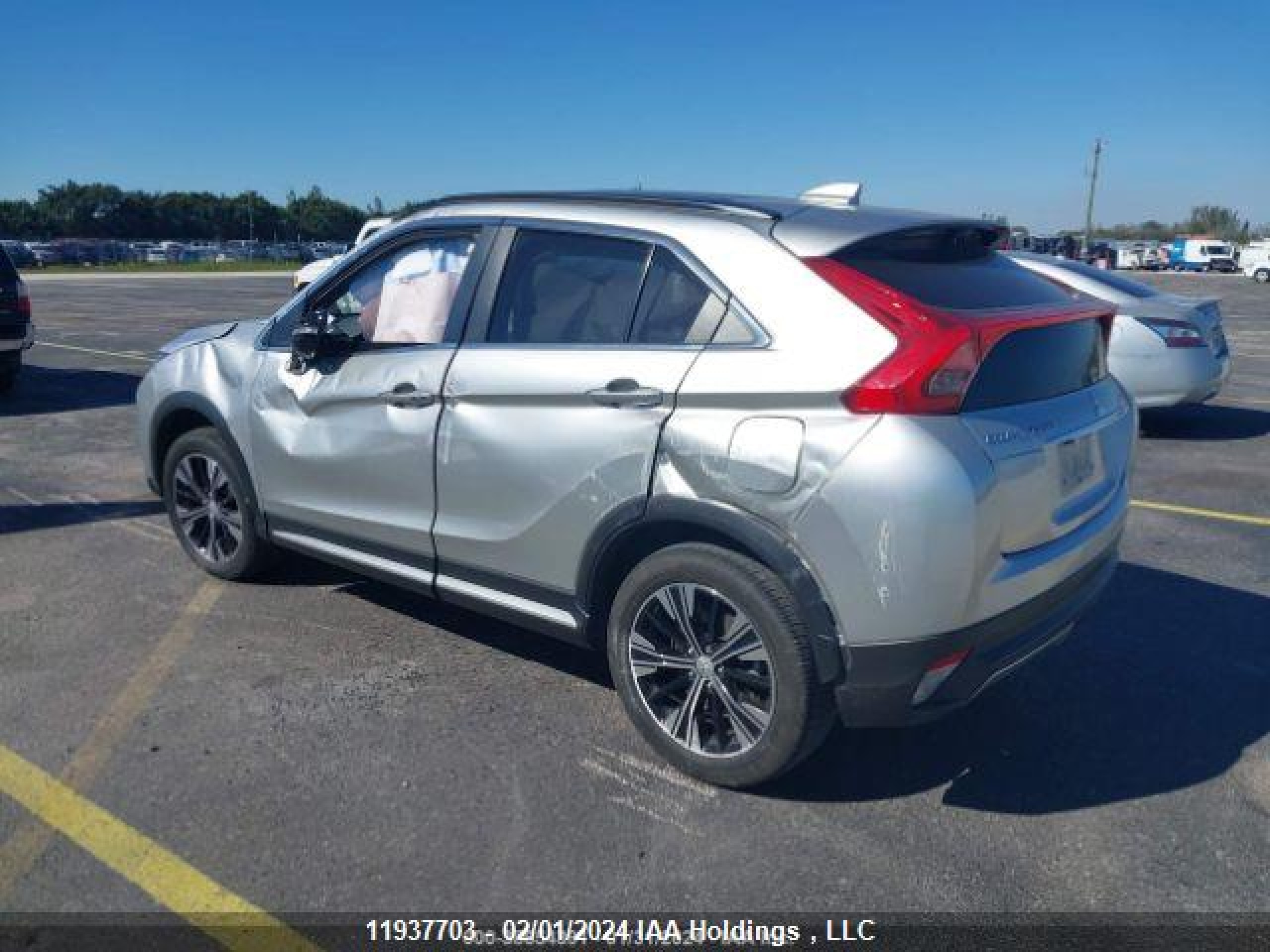 Photo 4 VIN: JA4AT4AA3LZ608311 - MITSUBISHI ECLIPSE CROSS 