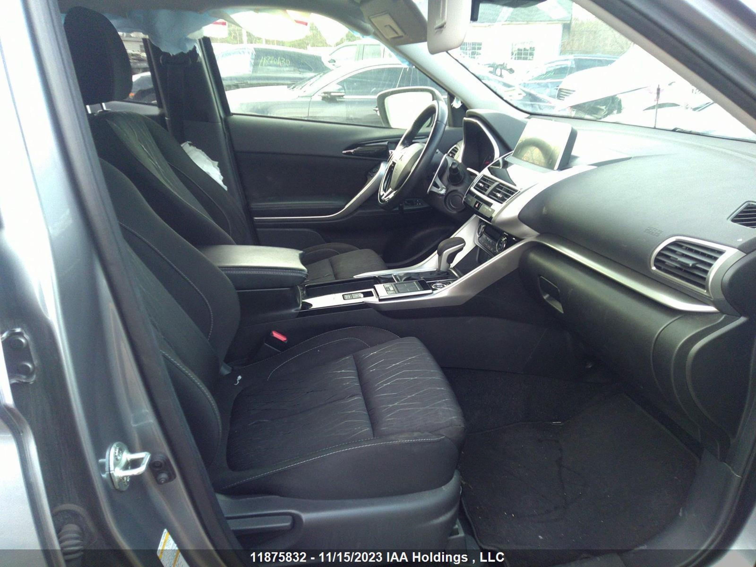 Photo 4 VIN: JA4AT4AA9JZ607452 - MITSUBISHI ECLIPSE CROSS 