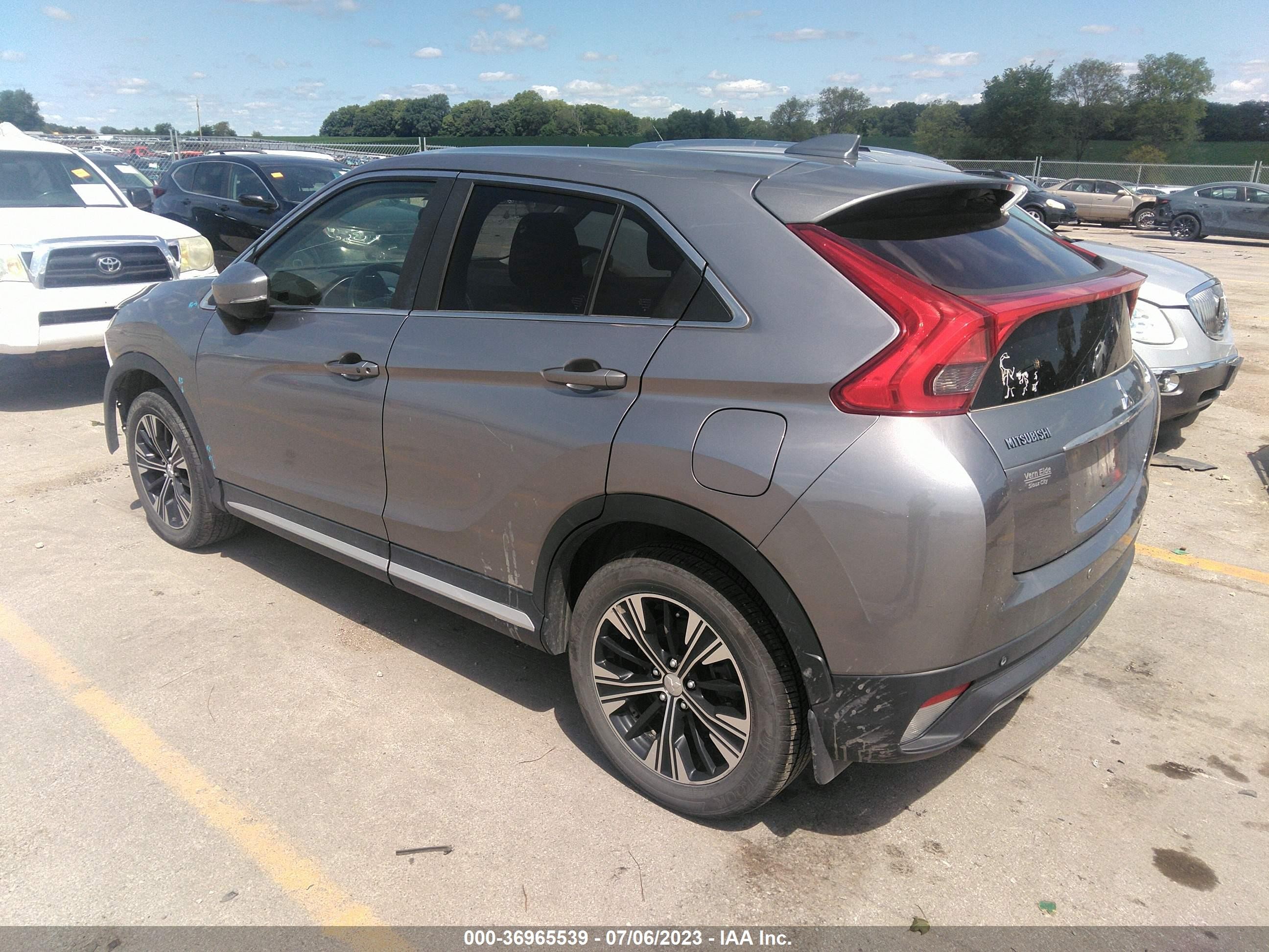 Photo 2 VIN: JA4AT5AA5JZ070181 - MITSUBISHI ECLIPSE CROSS 