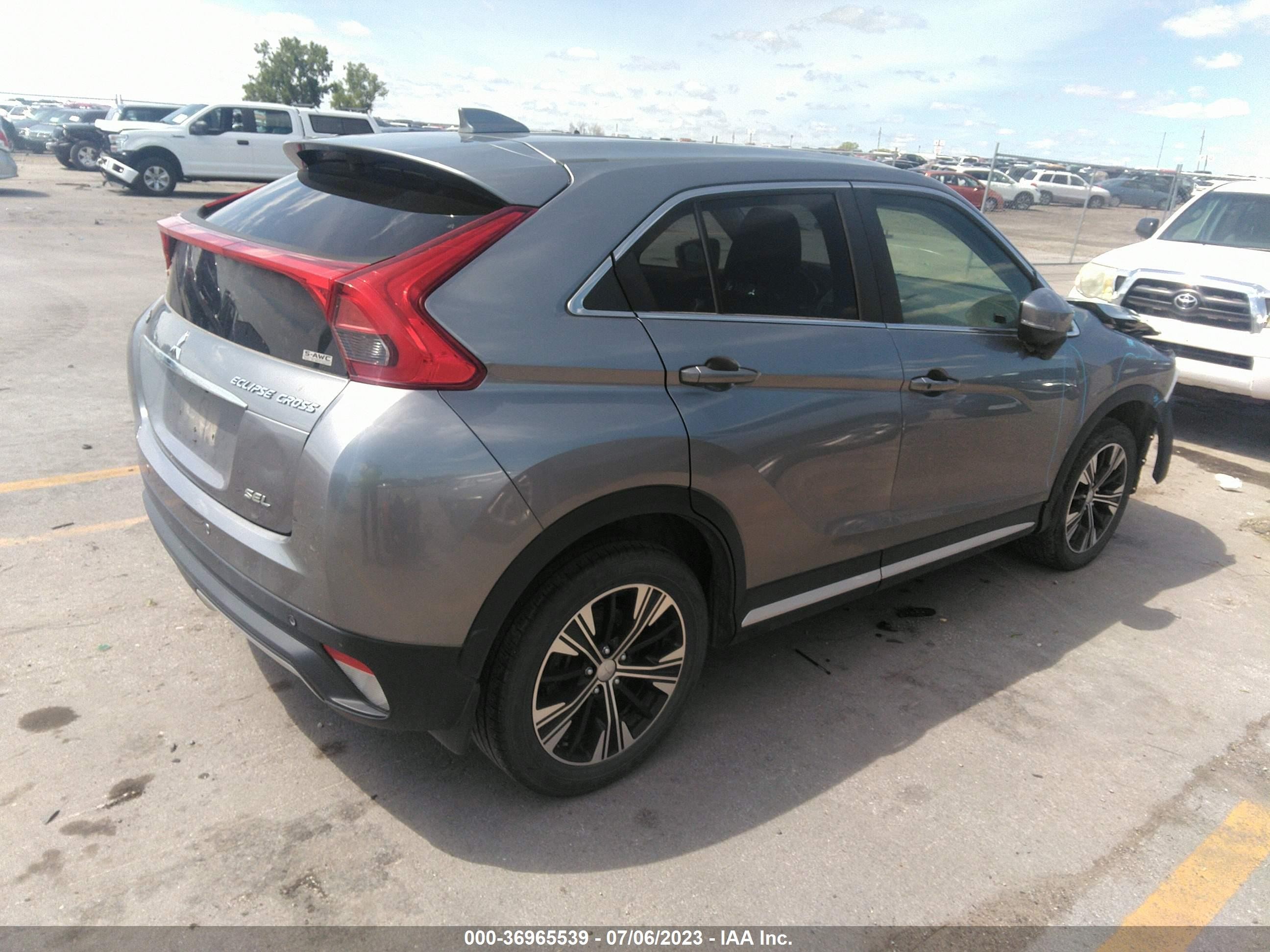 Photo 3 VIN: JA4AT5AA5JZ070181 - MITSUBISHI ECLIPSE CROSS 