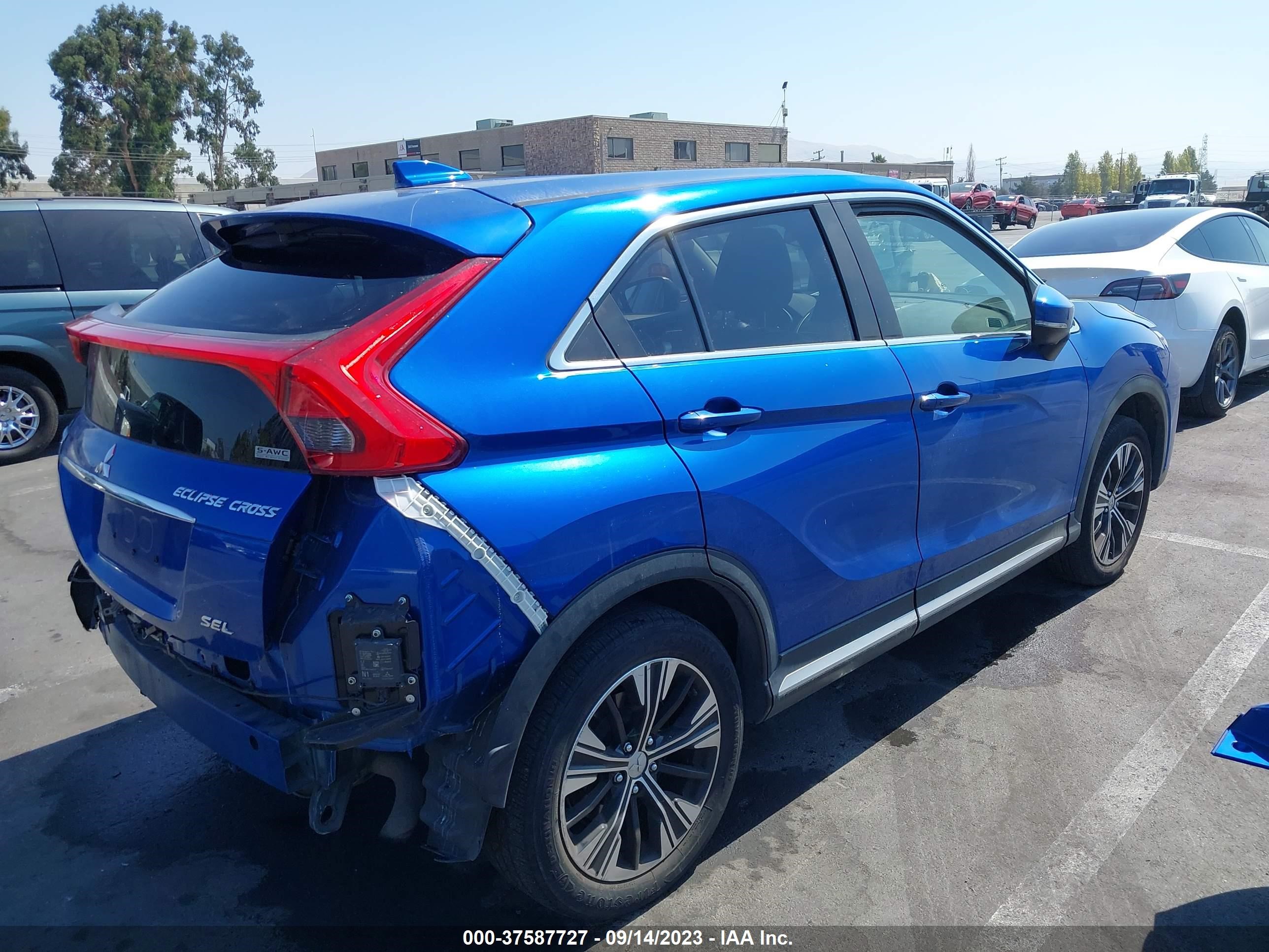 Photo 3 VIN: JA4AT5AA8JZ038907 - MITSUBISHI ECLIPSE CROSS 