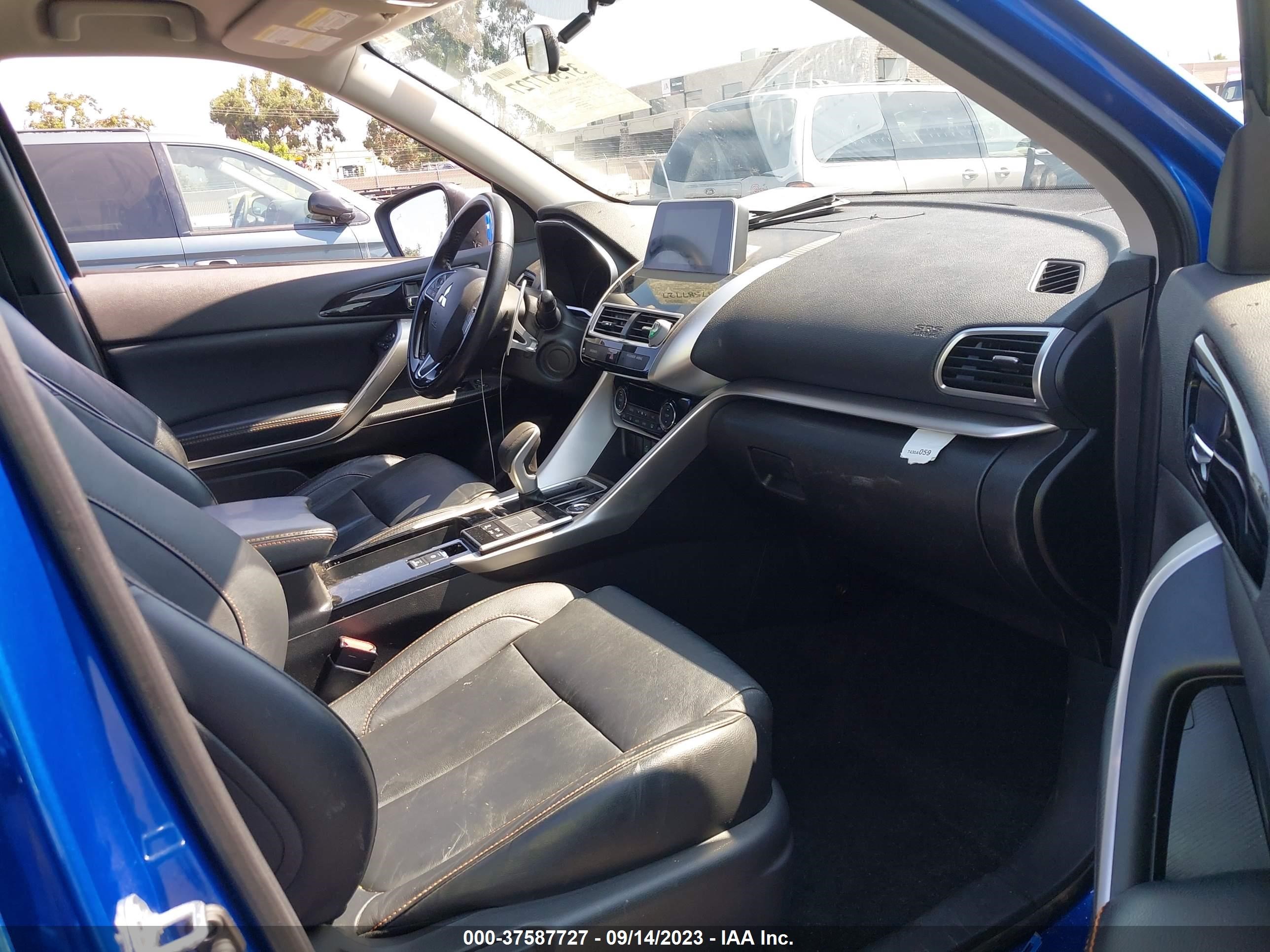 Photo 4 VIN: JA4AT5AA8JZ038907 - MITSUBISHI ECLIPSE CROSS 