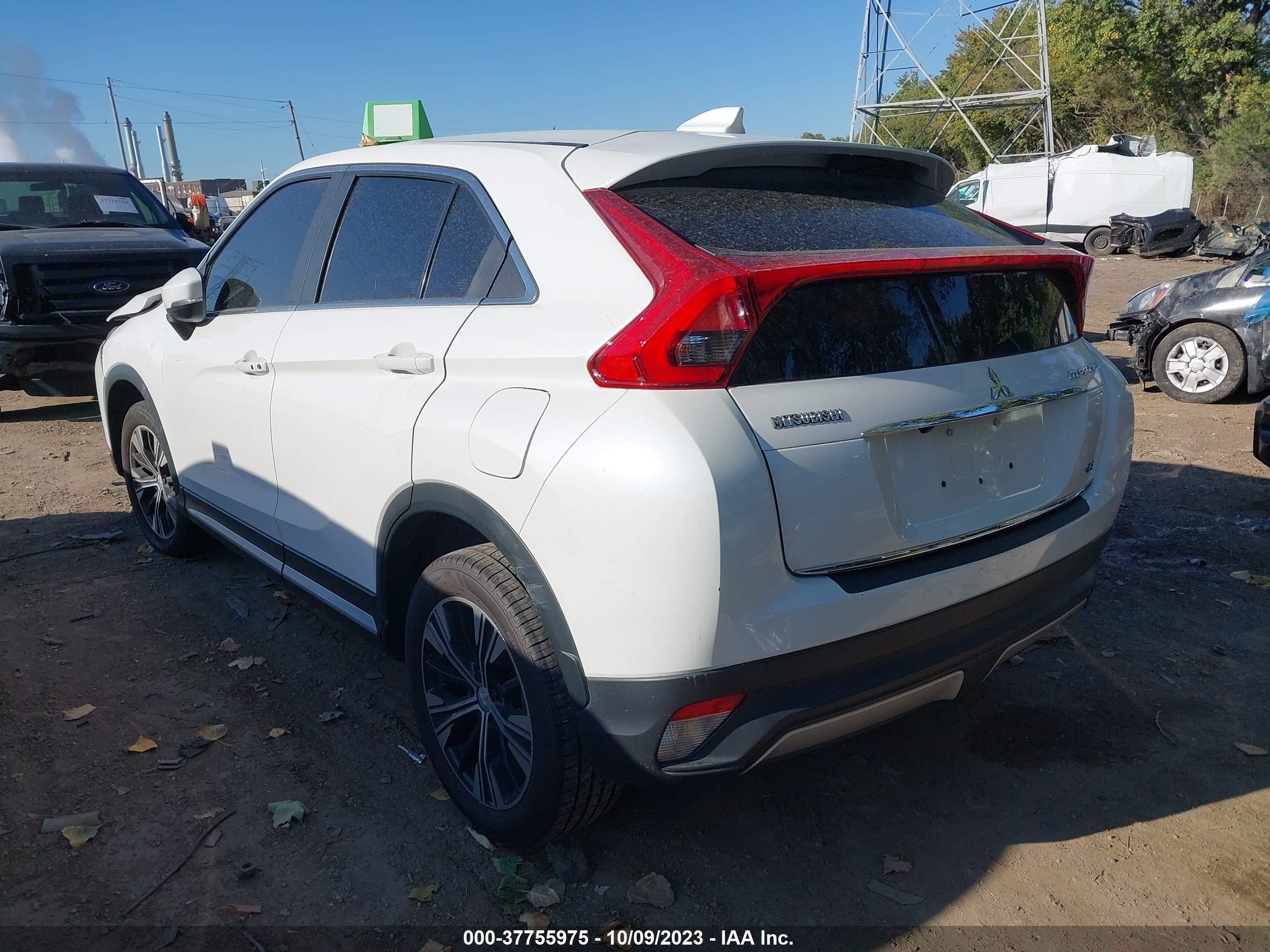 Photo 2 VIN: JA4AT5AA8JZ068974 - MITSUBISHI ECLIPSE CROSS 