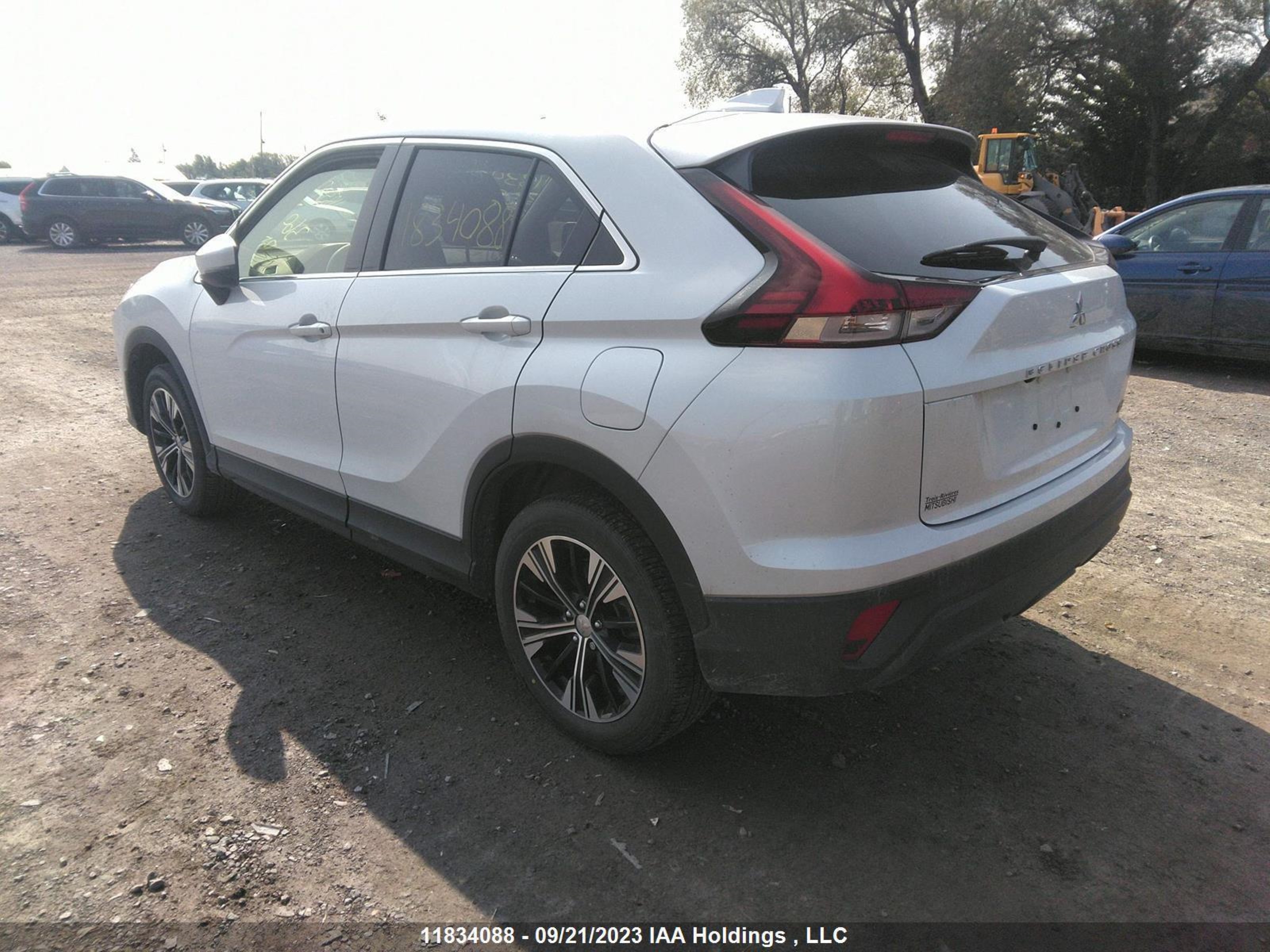 Photo 2 VIN: JA4ATUAA2NZ604821 - MITSUBISHI ECLIPSE CROSS 