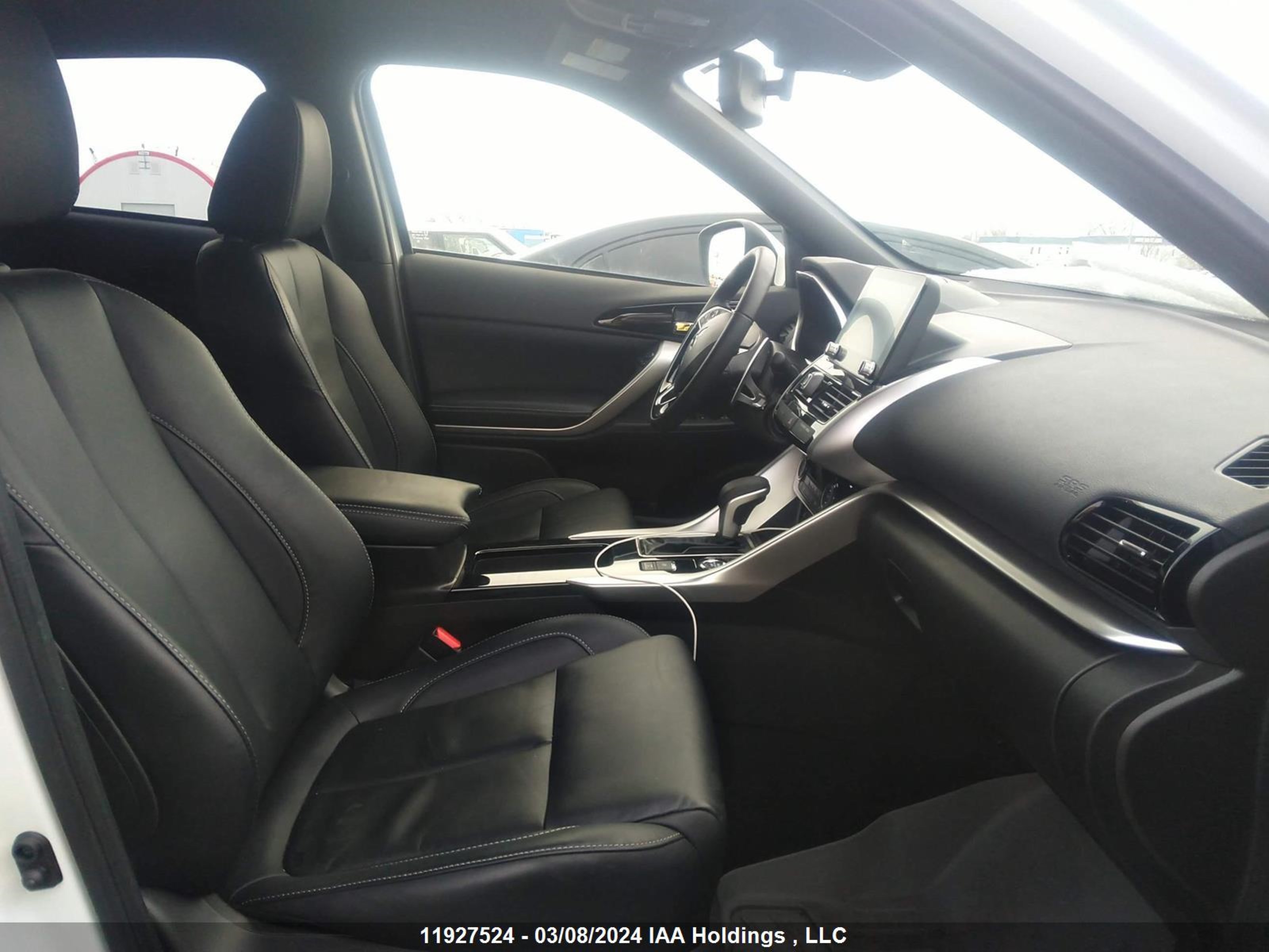 Photo 4 VIN: JA4ATVAAXPZ611136 - MITSUBISHI ECLIPSE CROSS 