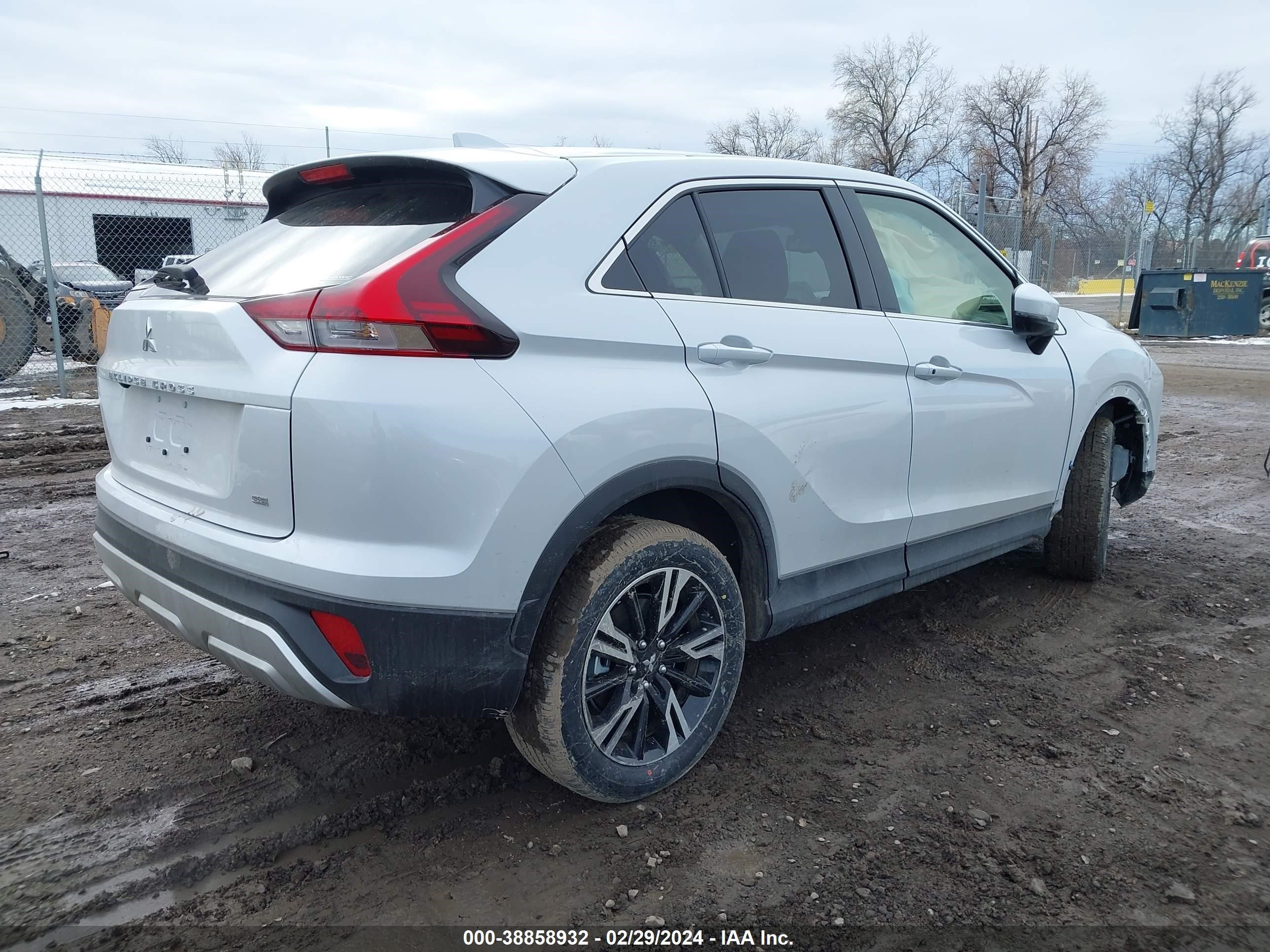 Photo 3 VIN: JA4ATWAA8RZ035717 - MITSUBISHI ECLIPSE CROSS 