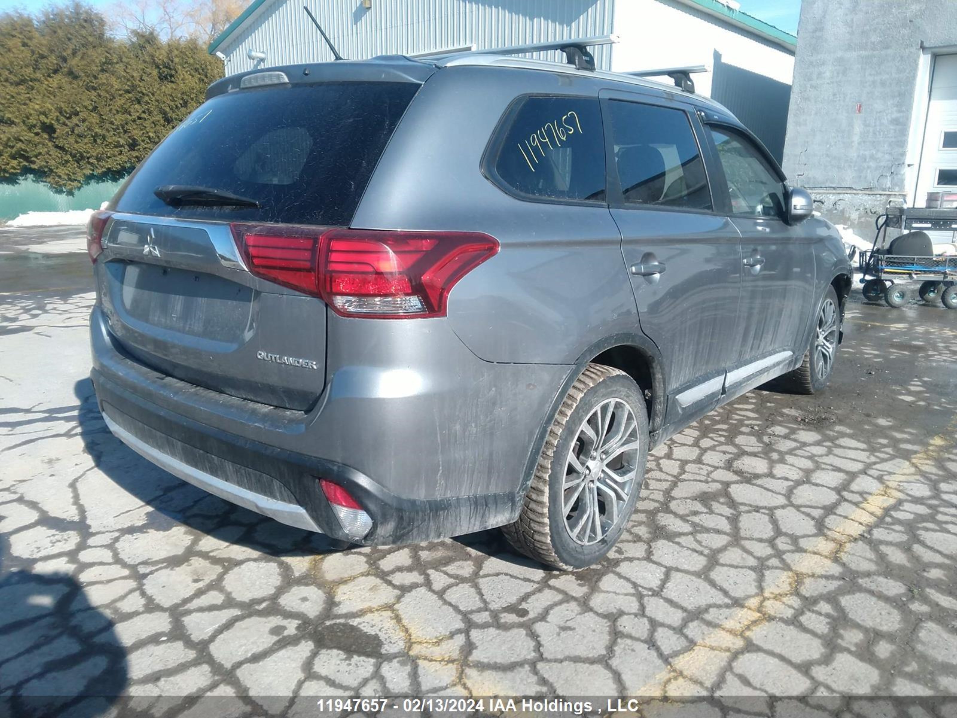 Photo 3 VIN: JA4AZ2A30GZ602282 - MITSUBISHI OUTLANDER 