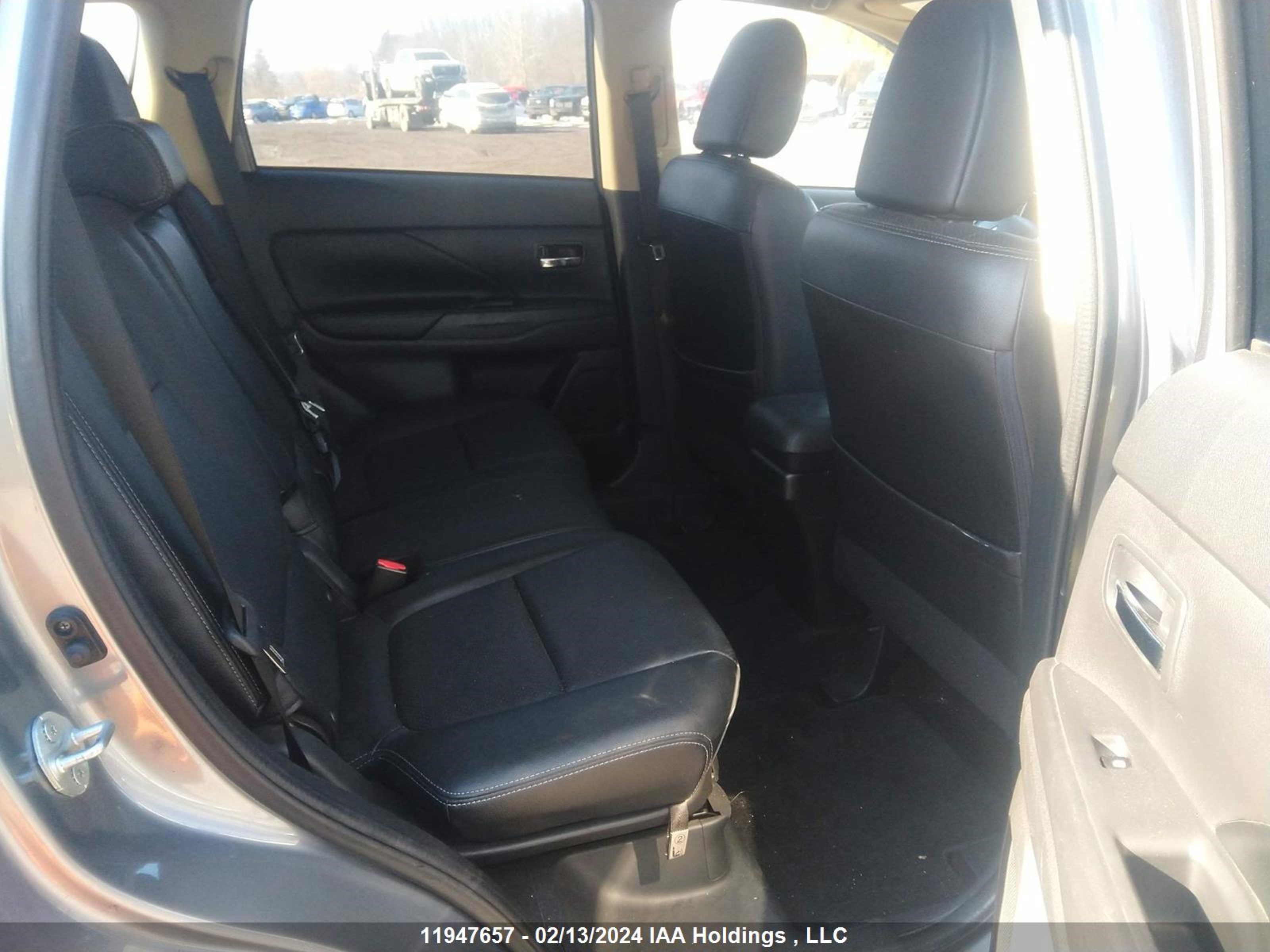 Photo 7 VIN: JA4AZ2A30GZ602282 - MITSUBISHI OUTLANDER 