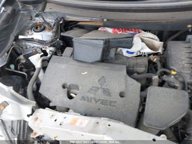 Photo 9 VIN: JA4AZ2A31HZ608447 - MITSUBISHI OUTLANDER 