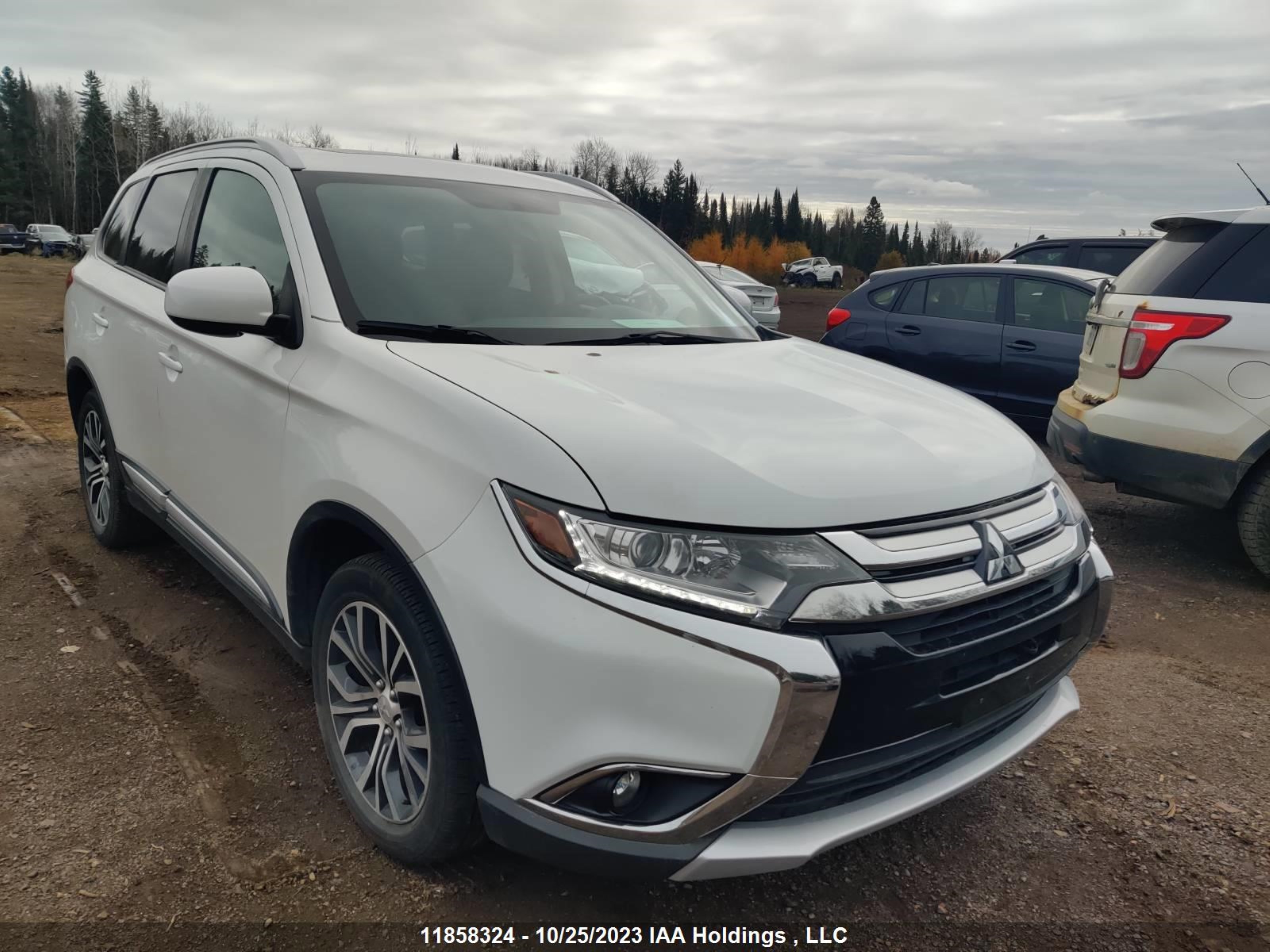 Photo 0 VIN: JA4AZ2A31JZ607126 - MITSUBISHI OUTLANDER 