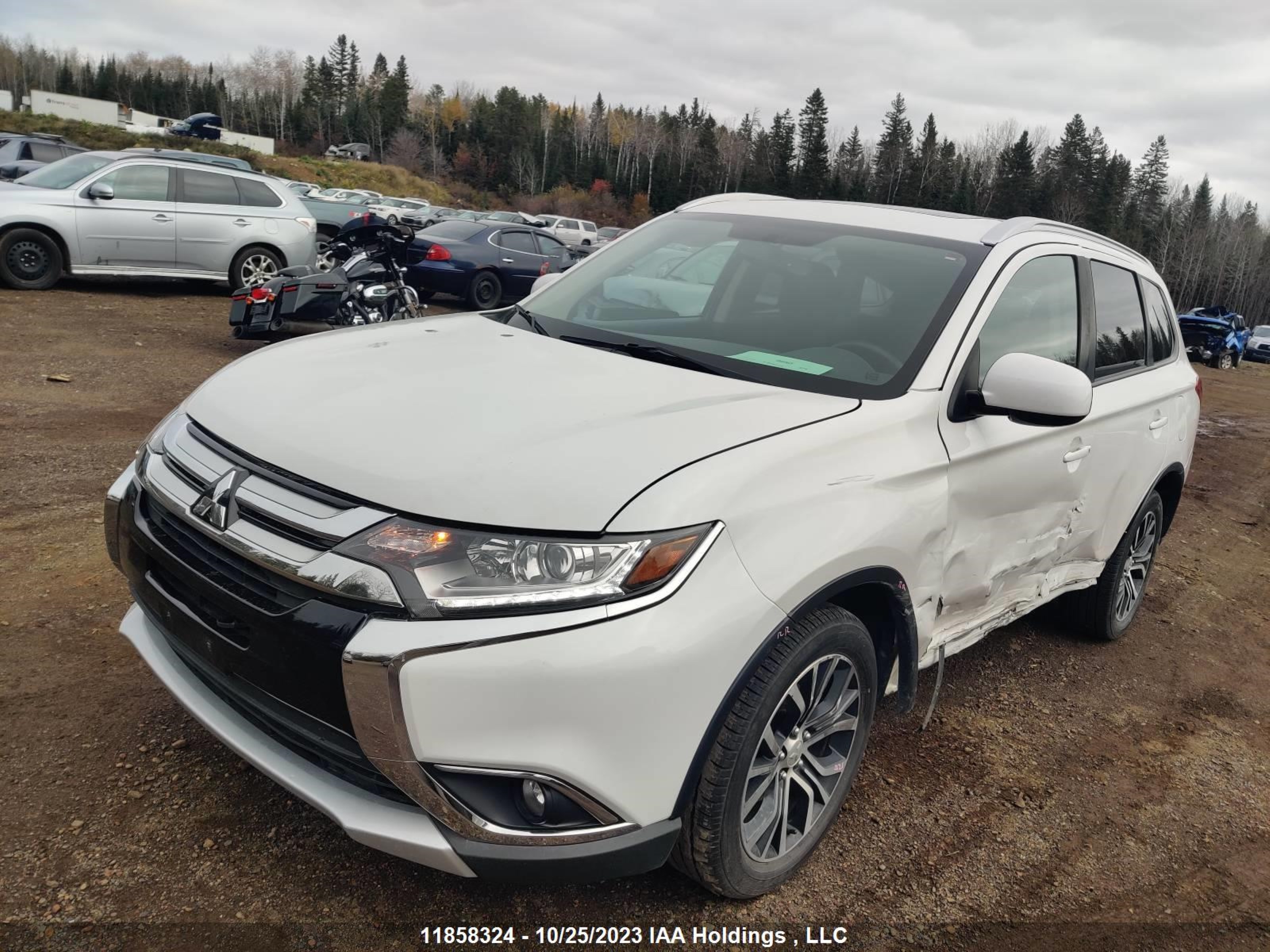 Photo 2 VIN: JA4AZ2A31JZ607126 - MITSUBISHI OUTLANDER 