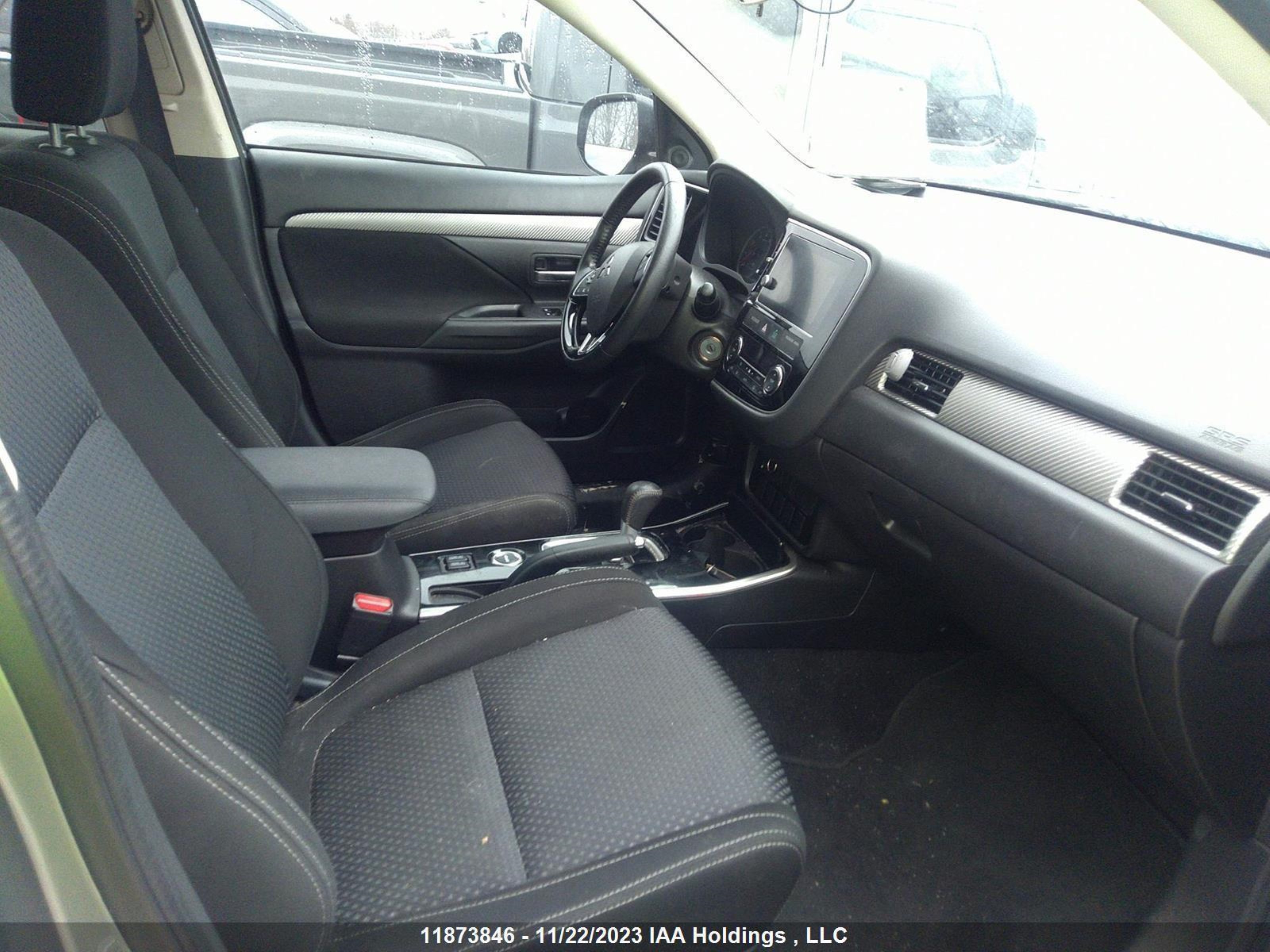 Photo 4 VIN: JA4AZ2A31JZ609281 - MITSUBISHI OUTLANDER 