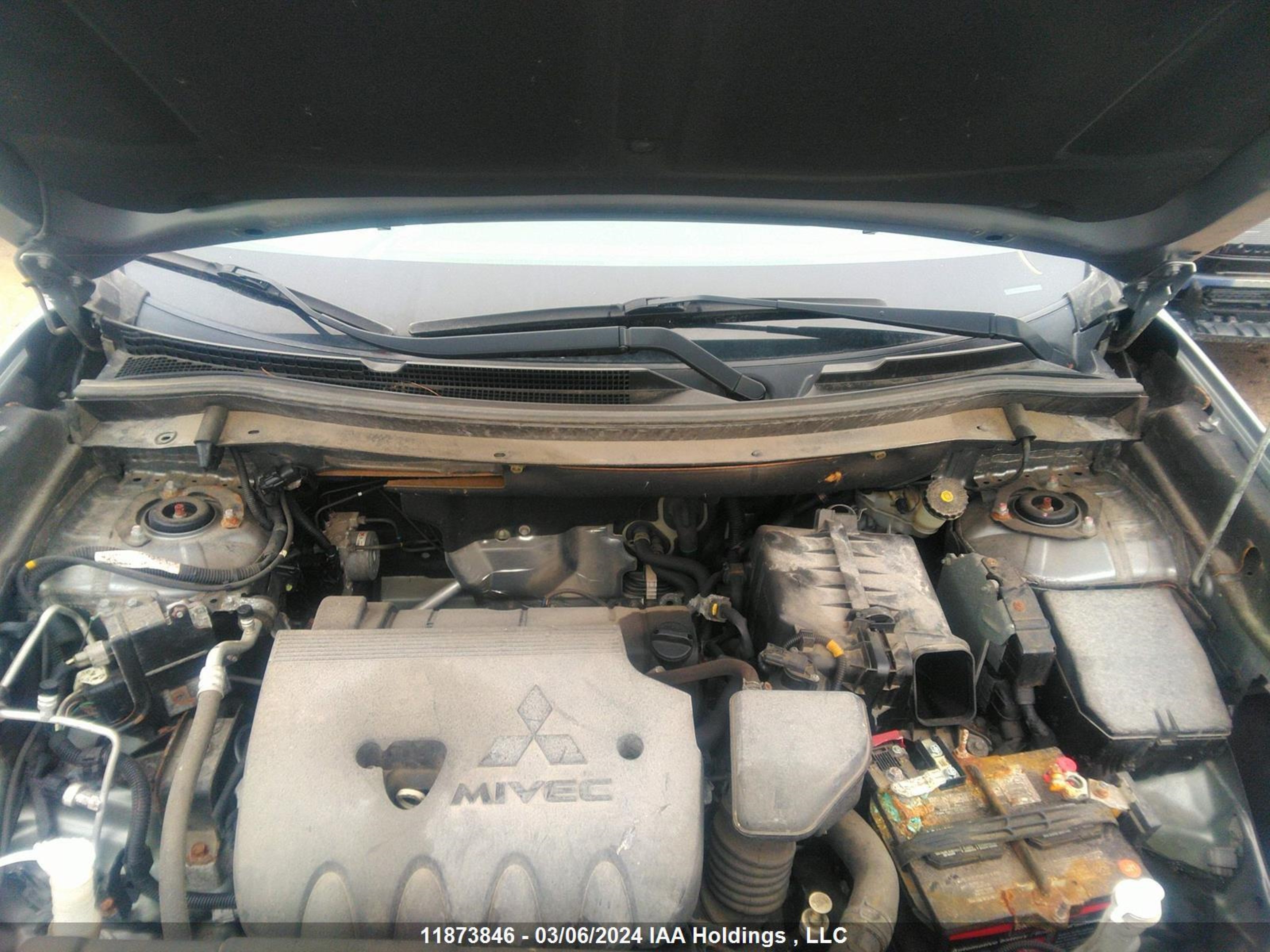 Photo 9 VIN: JA4AZ2A31JZ609281 - MITSUBISHI OUTLANDER 