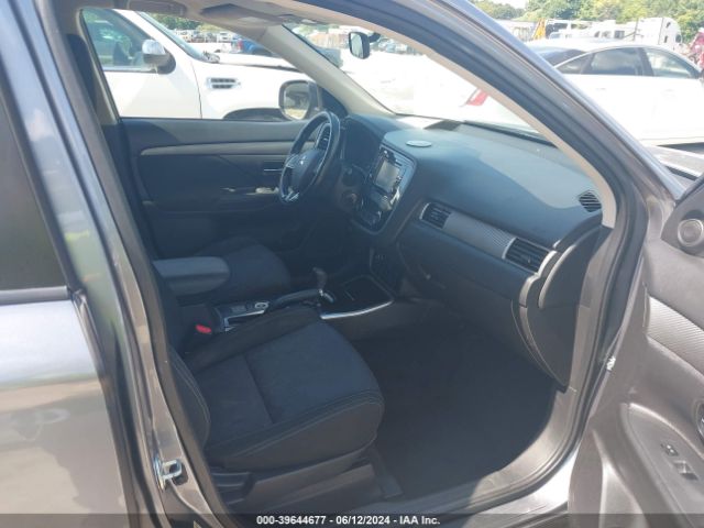 Photo 4 VIN: JA4AZ2A32HZ036661 - MITSUBISHI OUTLANDER 