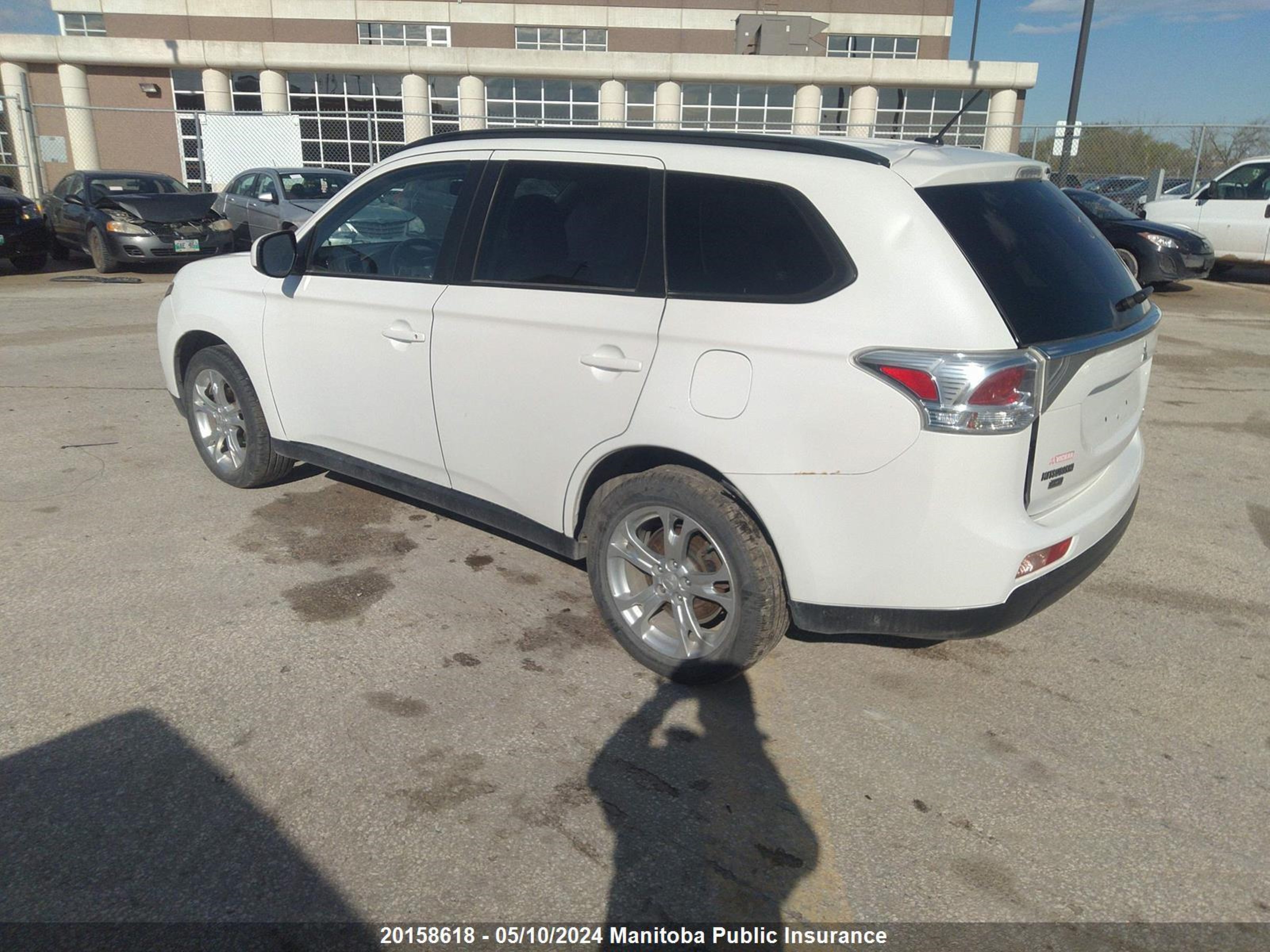 Photo 2 VIN: JA4AZ2A34EZ606820 - MITSUBISHI OUTLANDER 