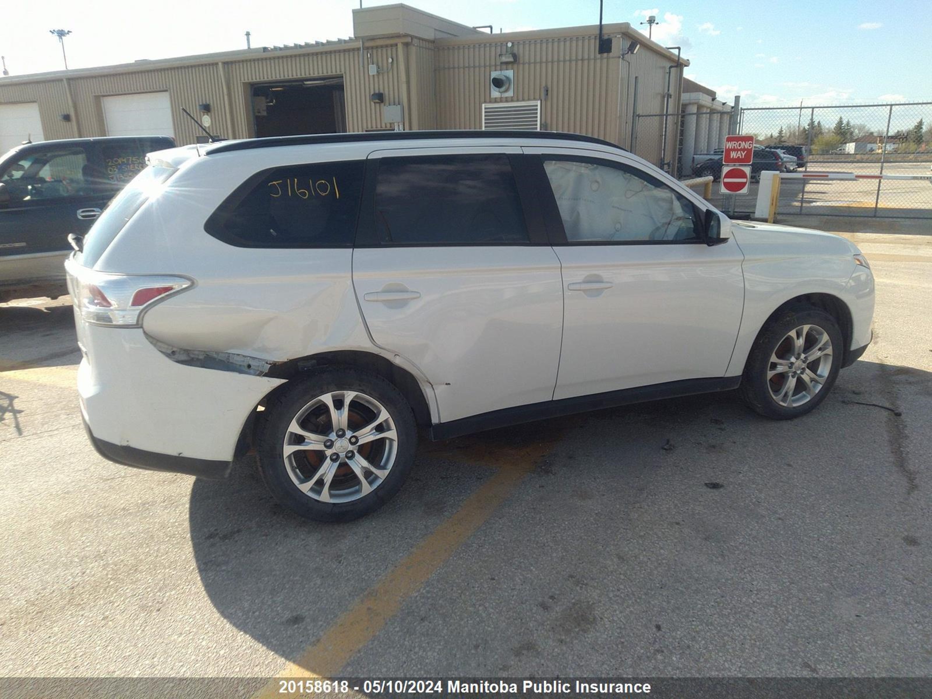 Photo 5 VIN: JA4AZ2A34EZ606820 - MITSUBISHI OUTLANDER 