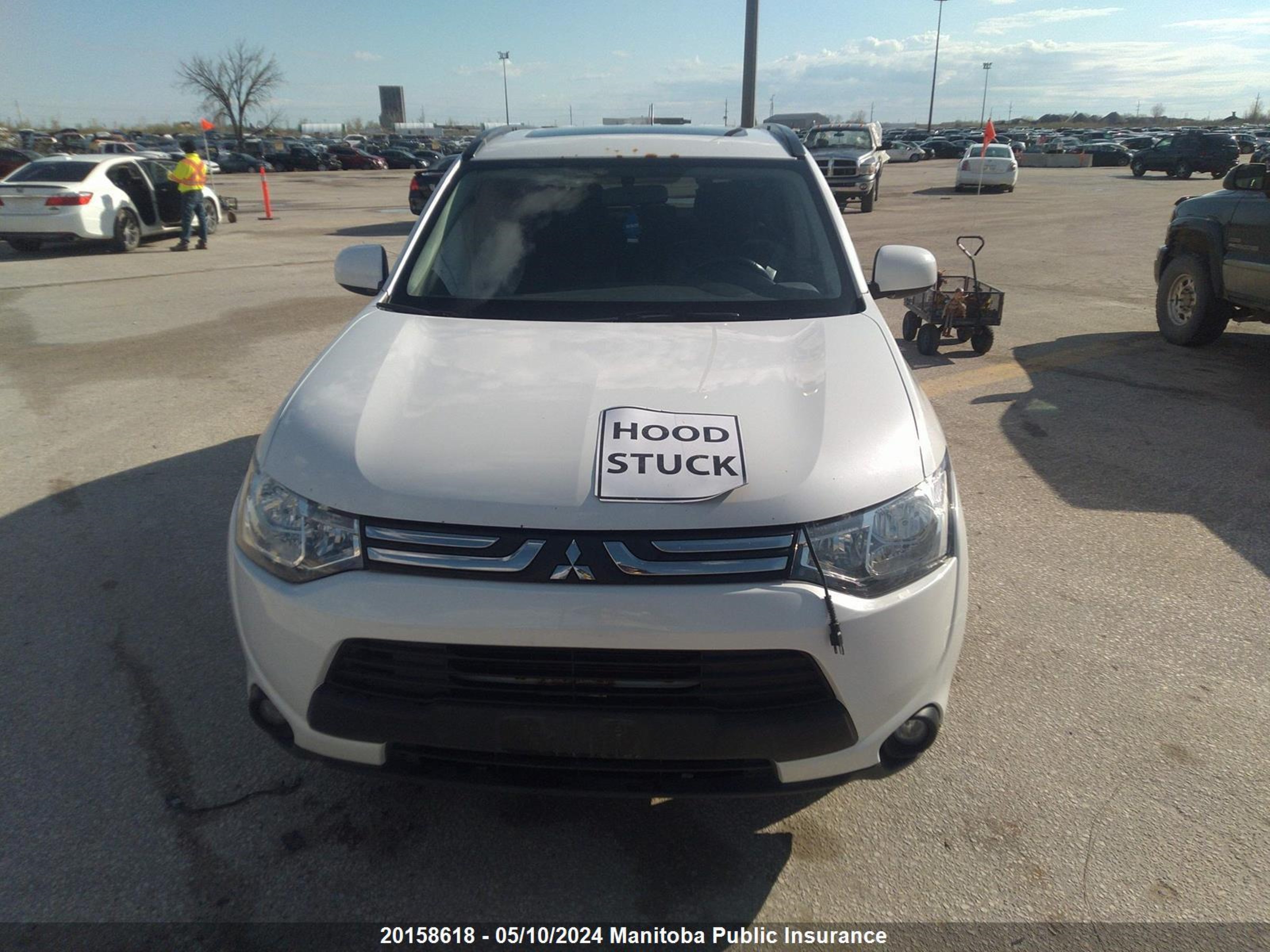 Photo 9 VIN: JA4AZ2A34EZ606820 - MITSUBISHI OUTLANDER 