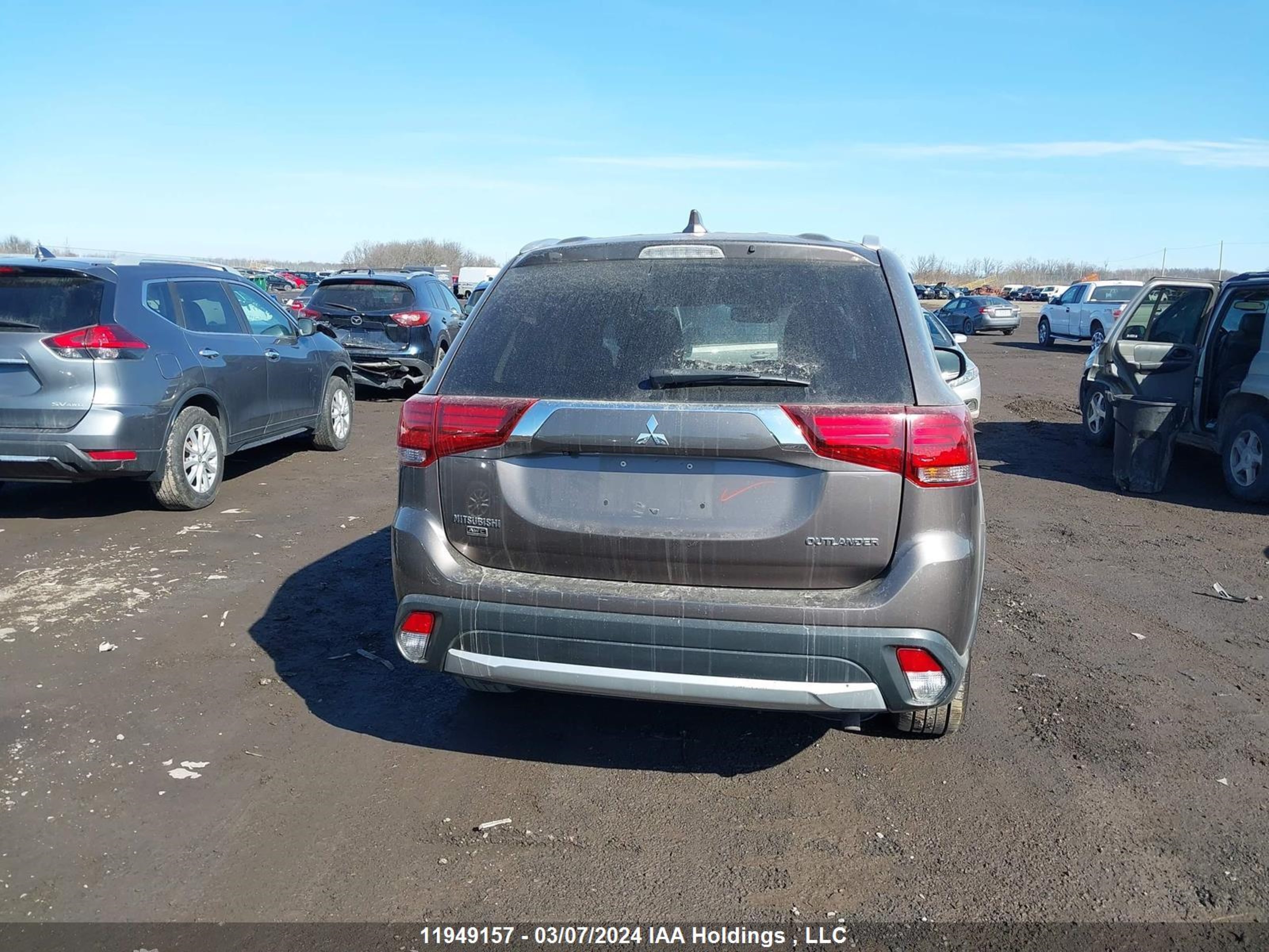 Photo 15 VIN: JA4AZ2A34HZ601007 - MITSUBISHI OUTLANDER 