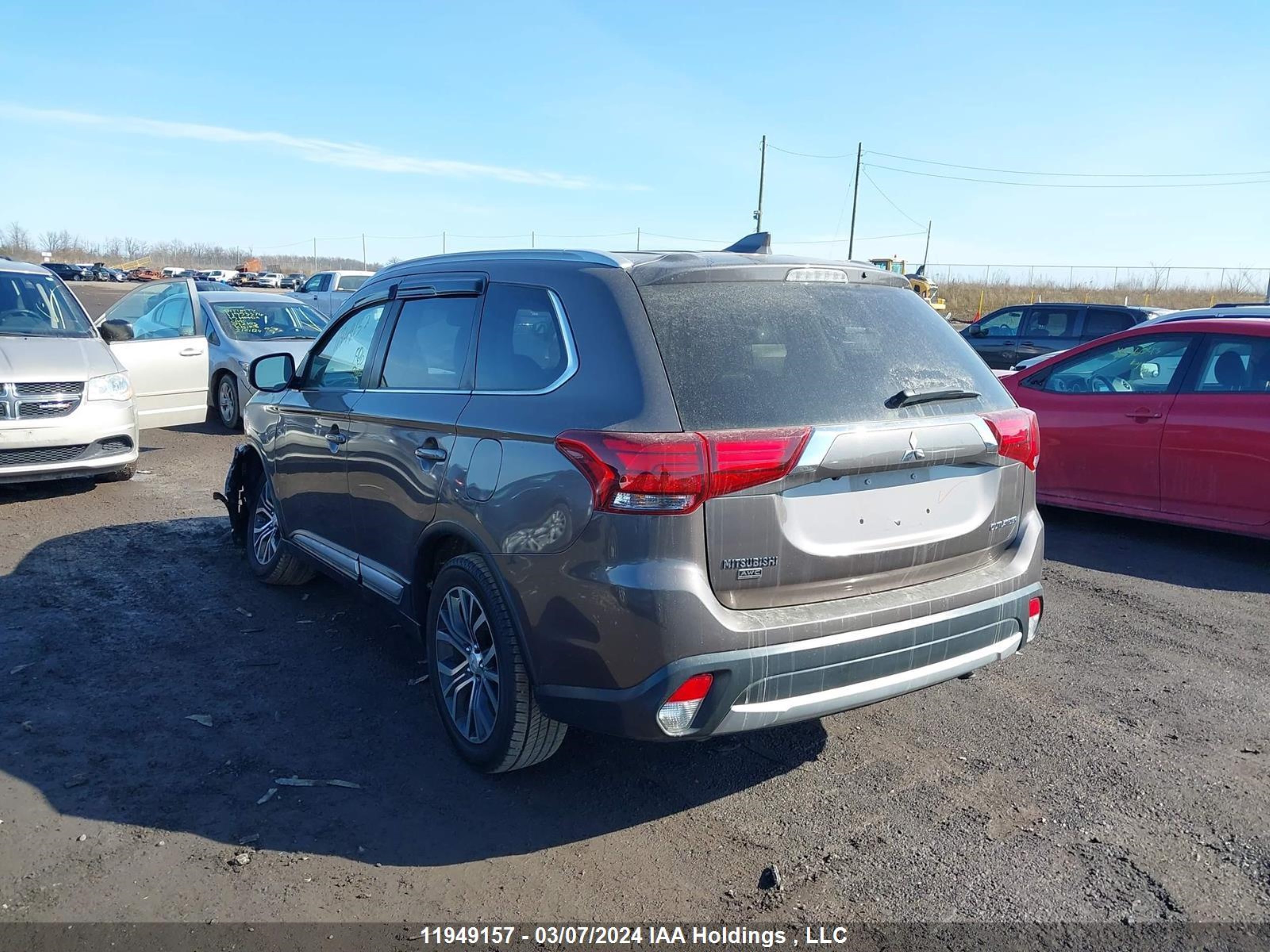 Photo 2 VIN: JA4AZ2A34HZ601007 - MITSUBISHI OUTLANDER 