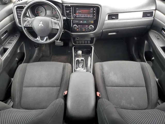 Photo 7 VIN: JA4AZ2A34JZ601420 - MITSUBISHI OUTLANDER 