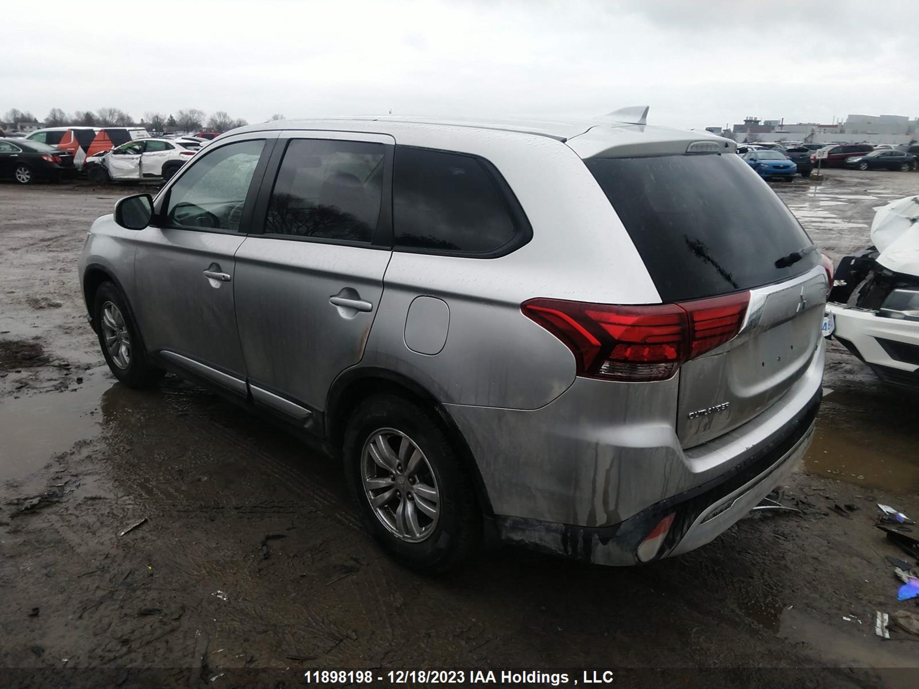 Photo 2 VIN: JA4AZ2A34LZ608998 - MITSUBISHI OUTLANDER 