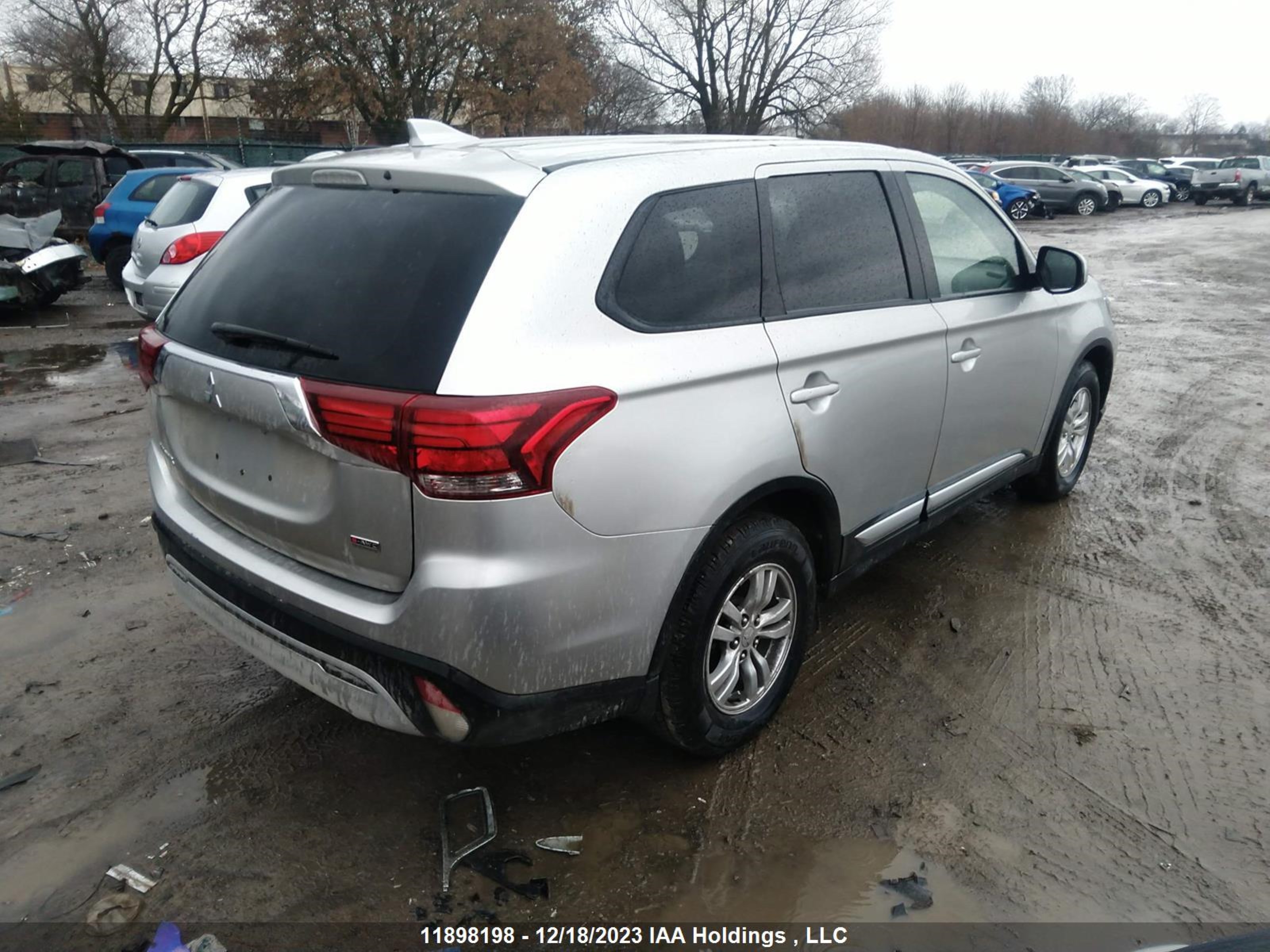 Photo 3 VIN: JA4AZ2A34LZ608998 - MITSUBISHI OUTLANDER 