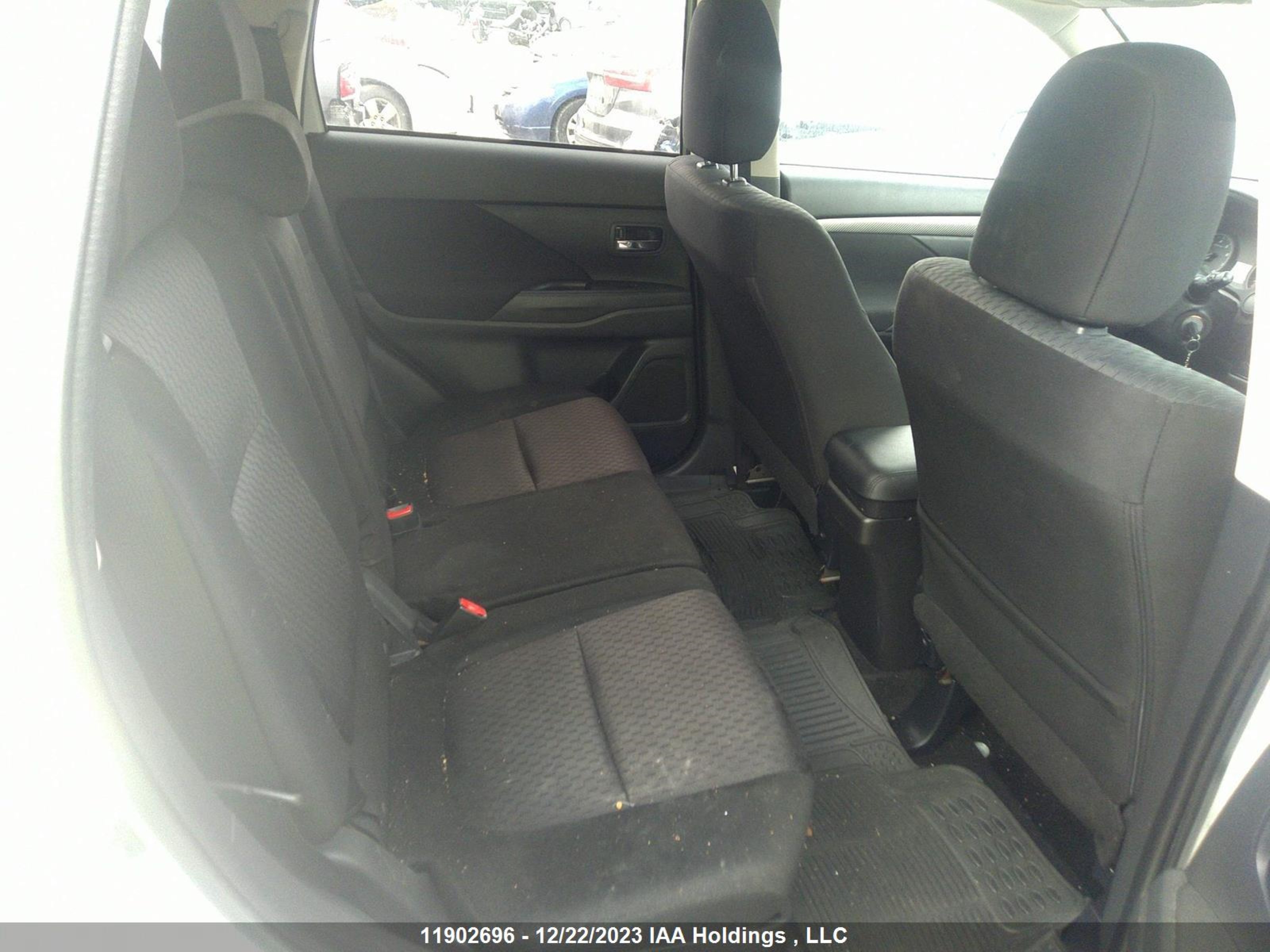 Photo 7 VIN: JA4AZ2A35EZ601903 - MITSUBISHI OUTLANDER 