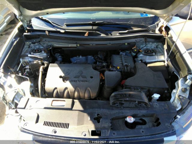 Photo 9 VIN: JA4AZ2A35JZ010920 - MITSUBISHI OUTLANDER 