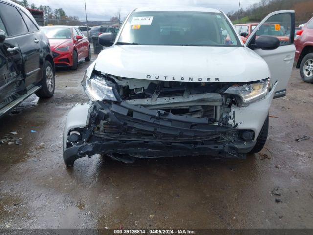 Photo 5 VIN: JA4AZ2A36HZ038090 - MITSUBISHI OUTLANDER 