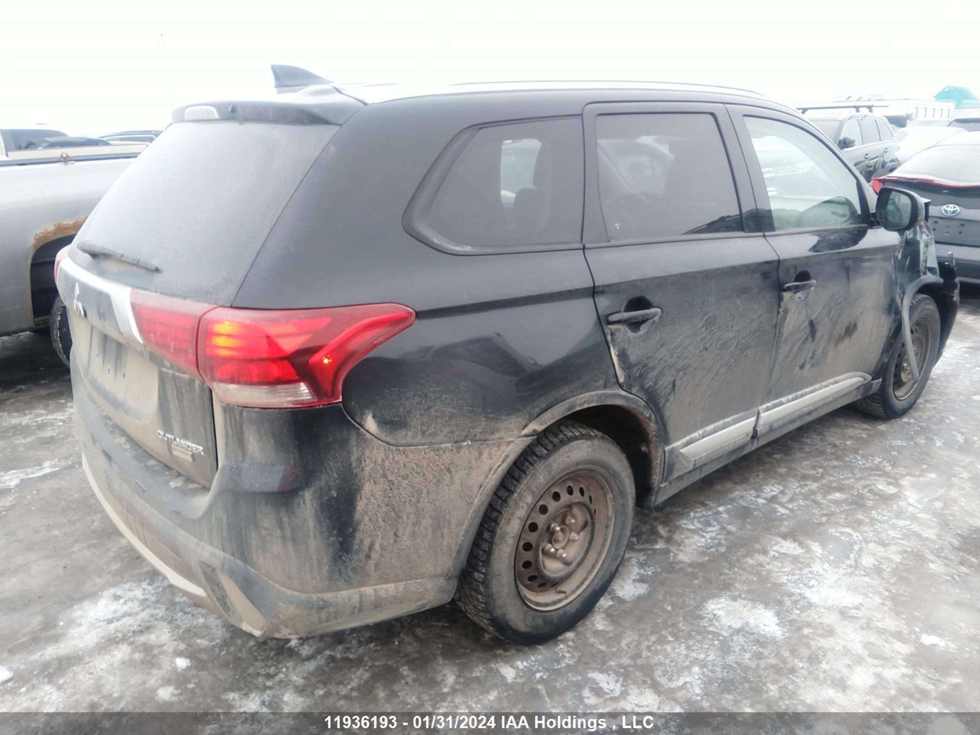 Photo 3 VIN: JA4AZ2A36JZ601225 - MITSUBISHI OUTLANDER 