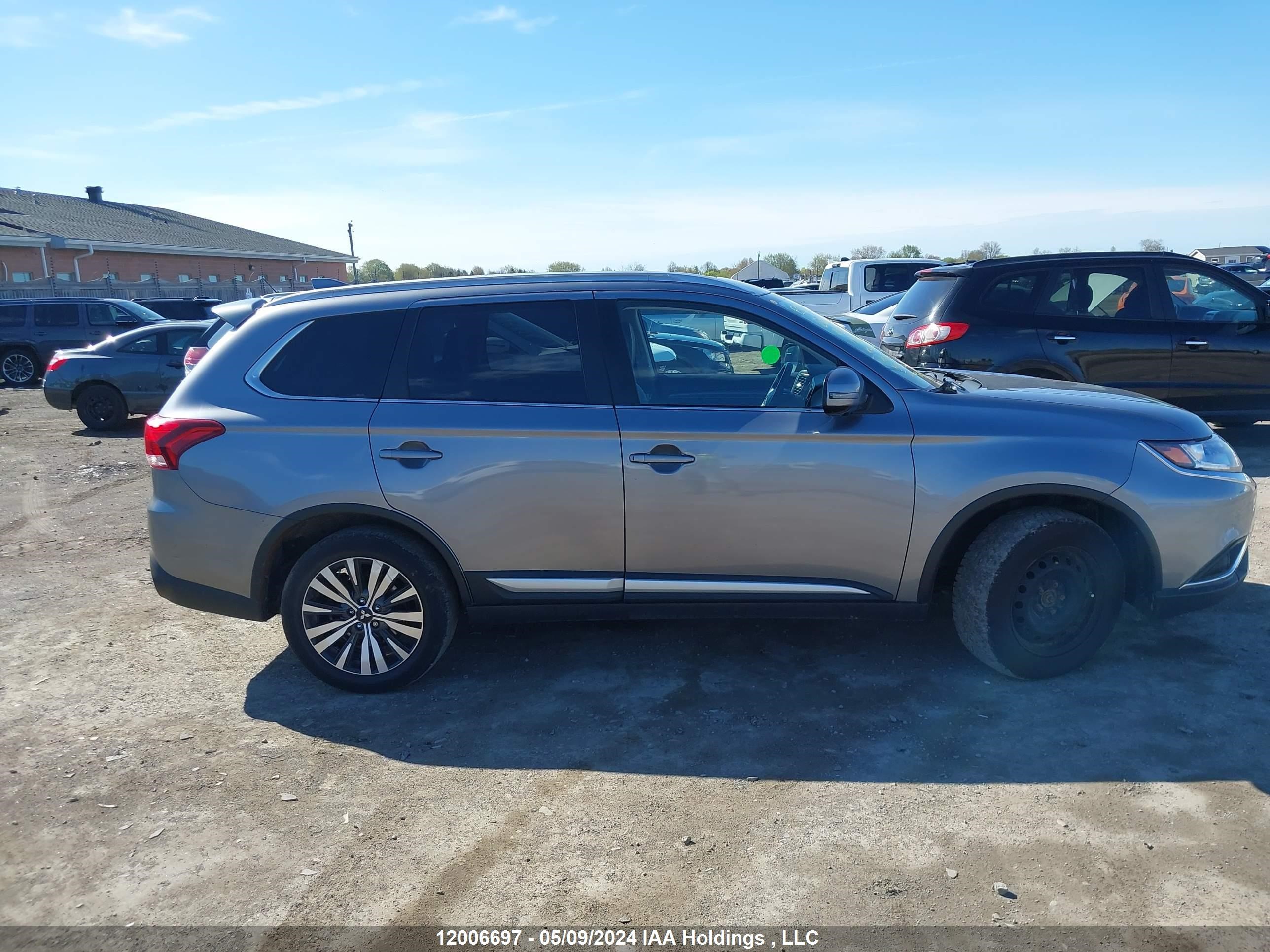 Photo 13 VIN: JA4AZ2A36KZ603414 - MITSUBISHI OUTLANDER 