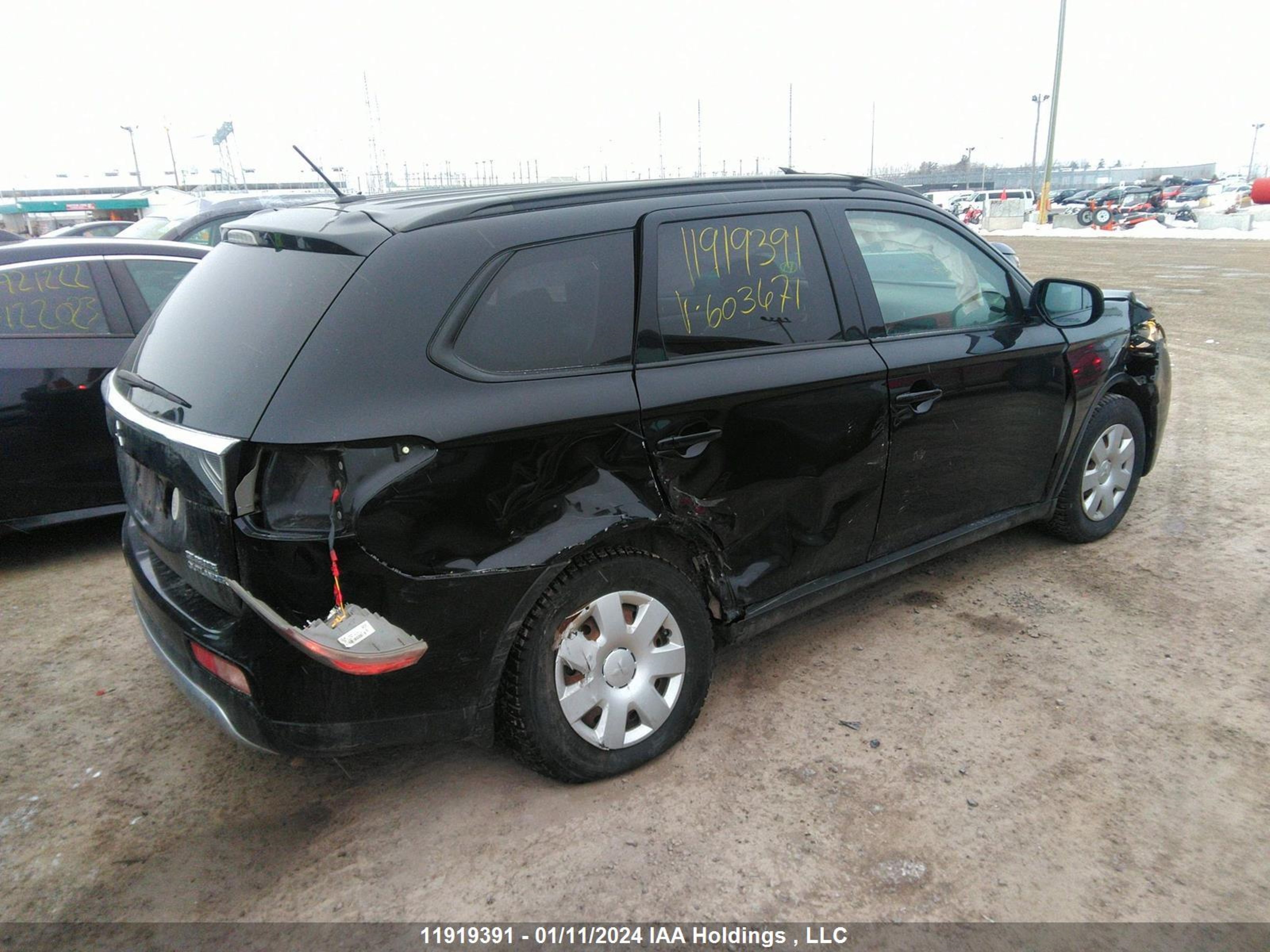 Photo 3 VIN: JA4AZ2A37FZ603671 - MITSUBISHI OUTLANDER 