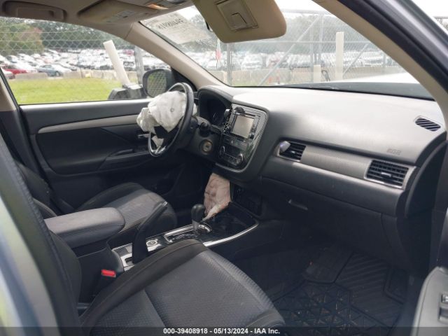 Photo 4 VIN: JA4AZ2A38HZ015281 - MITSUBISHI OUTLANDER 