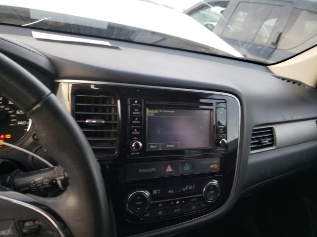 Photo 8 VIN: JA4AZ2A39HZ060083 - MITSUBISHI OUTLANDER 