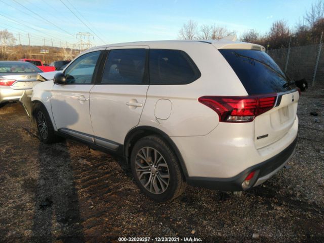 Photo 2 VIN: JA4AZ2A3XHZ036391 - MITSUBISHI OUTLANDER 