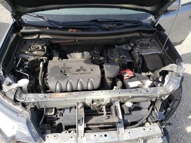 Photo 11 VIN: JA4AZ3A30JZ025363 - MITSUBISHI OUTLANDER 