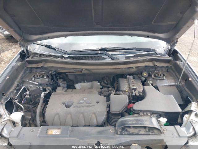 Photo 9 VIN: JA4AZ3A30JZ054636 - MITSUBISHI OUTLANDER 