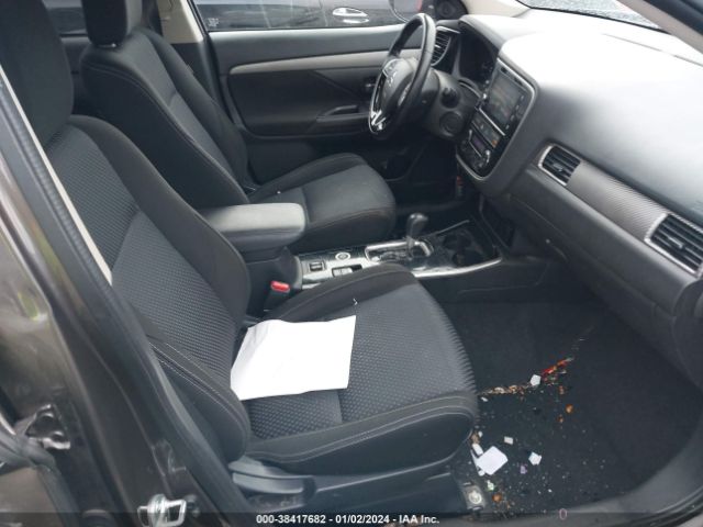 Photo 4 VIN: JA4AZ3A30JZ066799 - MITSUBISHI OUTLANDER 