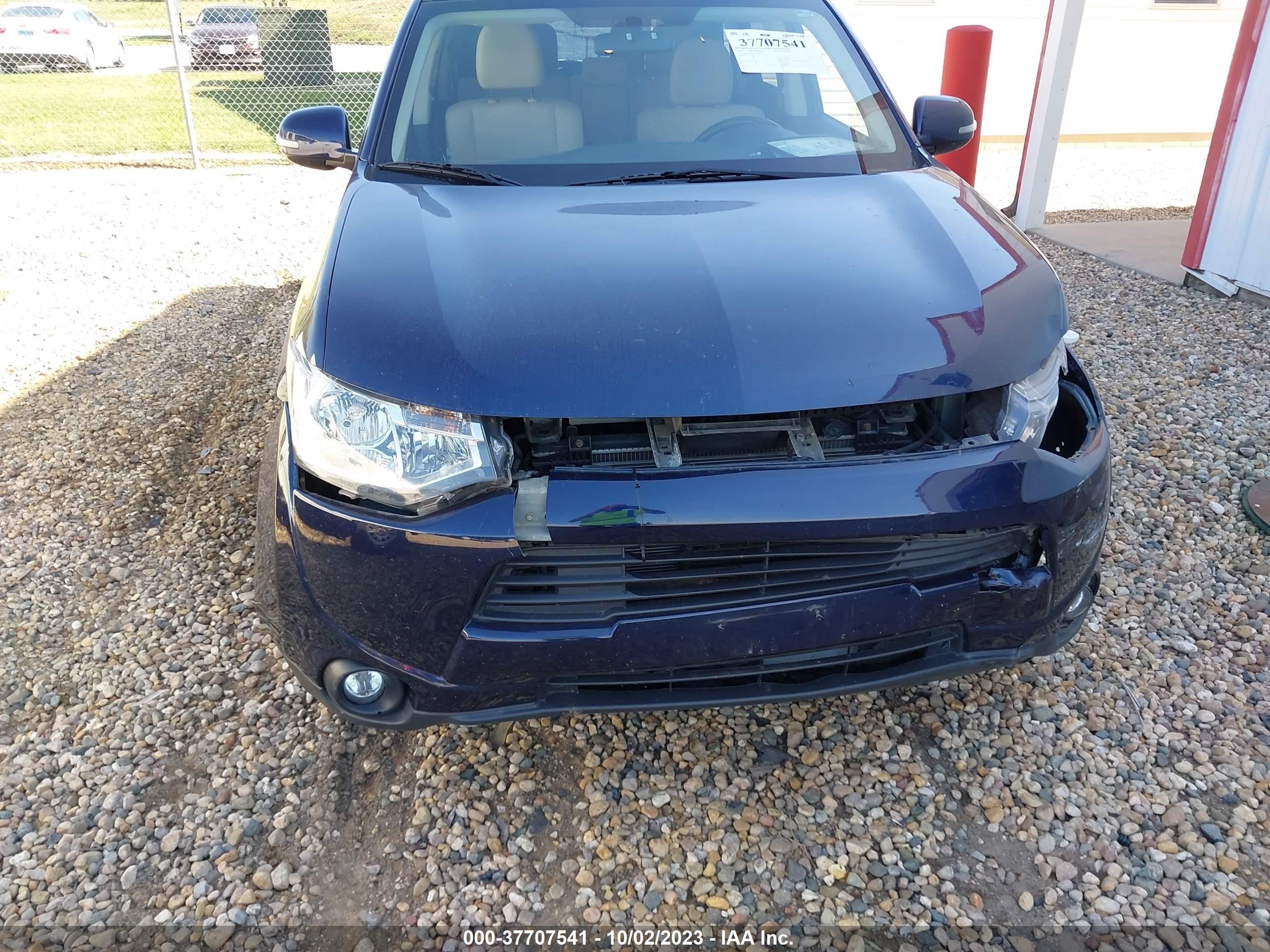 Photo 11 VIN: JA4AZ3A31EZ016581 - MITSUBISHI OUTLANDER 