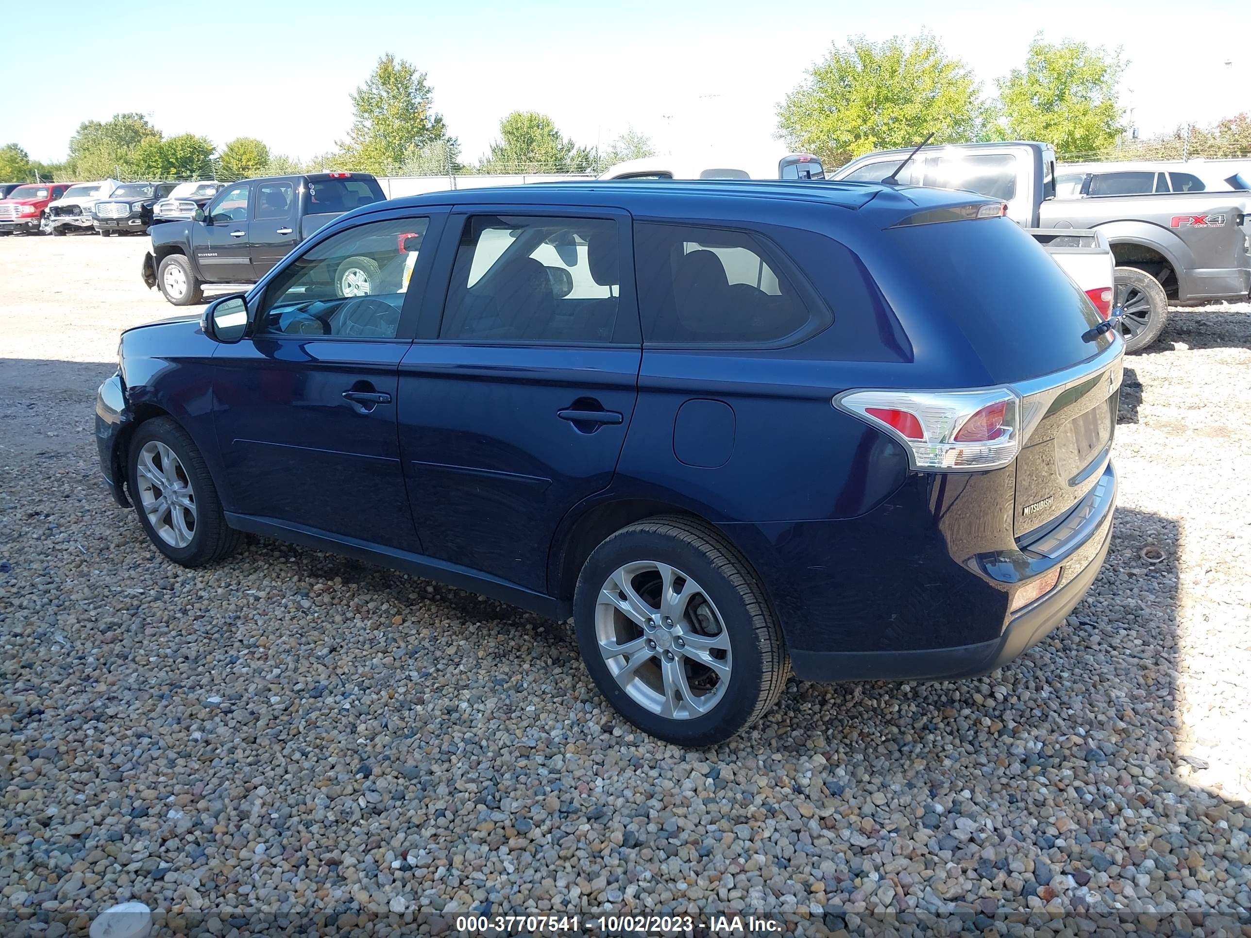 Photo 2 VIN: JA4AZ3A31EZ016581 - MITSUBISHI OUTLANDER 