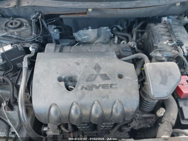 Photo 9 VIN: JA4AZ3A31FZ011947 - MITSUBISHI OUTLANDER 