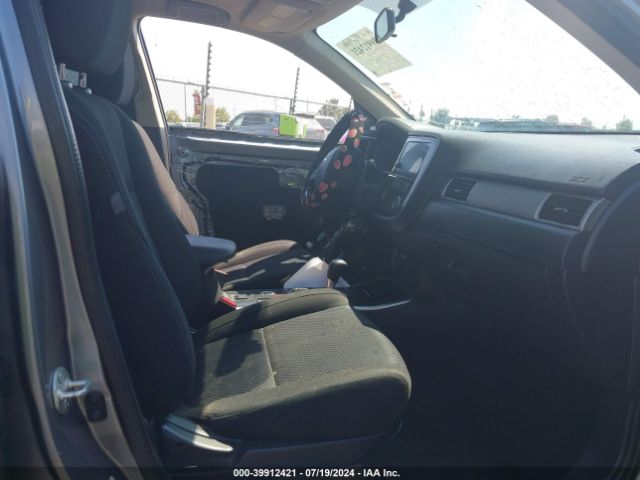 Photo 4 VIN: JA4AZ3A31HZ046233 - MITSUBISHI OUTLANDER 