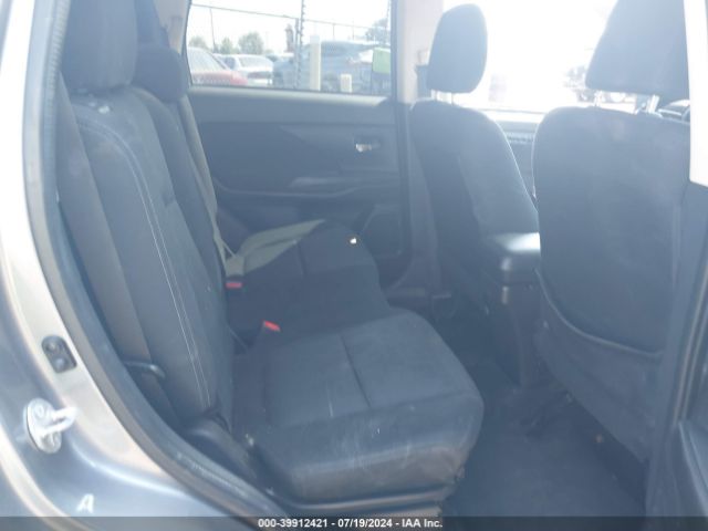 Photo 7 VIN: JA4AZ3A31HZ046233 - MITSUBISHI OUTLANDER 